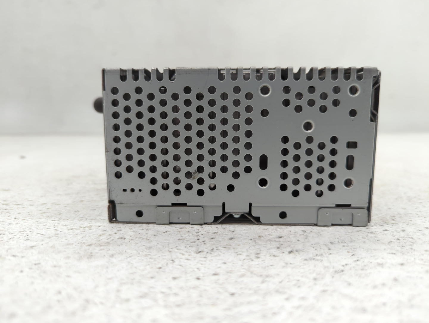 2013 Ford Explorer Radio AM FM Cd Player Receiver Replacement P/N:DB5T-19C107-GC Fits OEM Used Auto Parts - Oemusedautoparts1.com