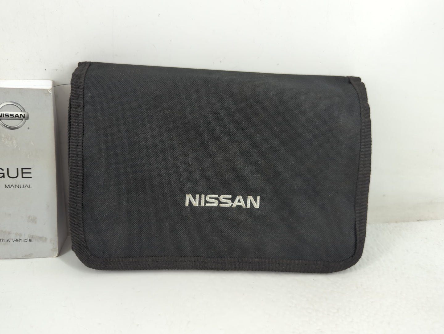 2013 Nissan Rogue Owners Manual Book Guide P/N:T00UM-JM04D OM3E-0S35U0 OEM Used Auto Parts - Oemusedautoparts1.com