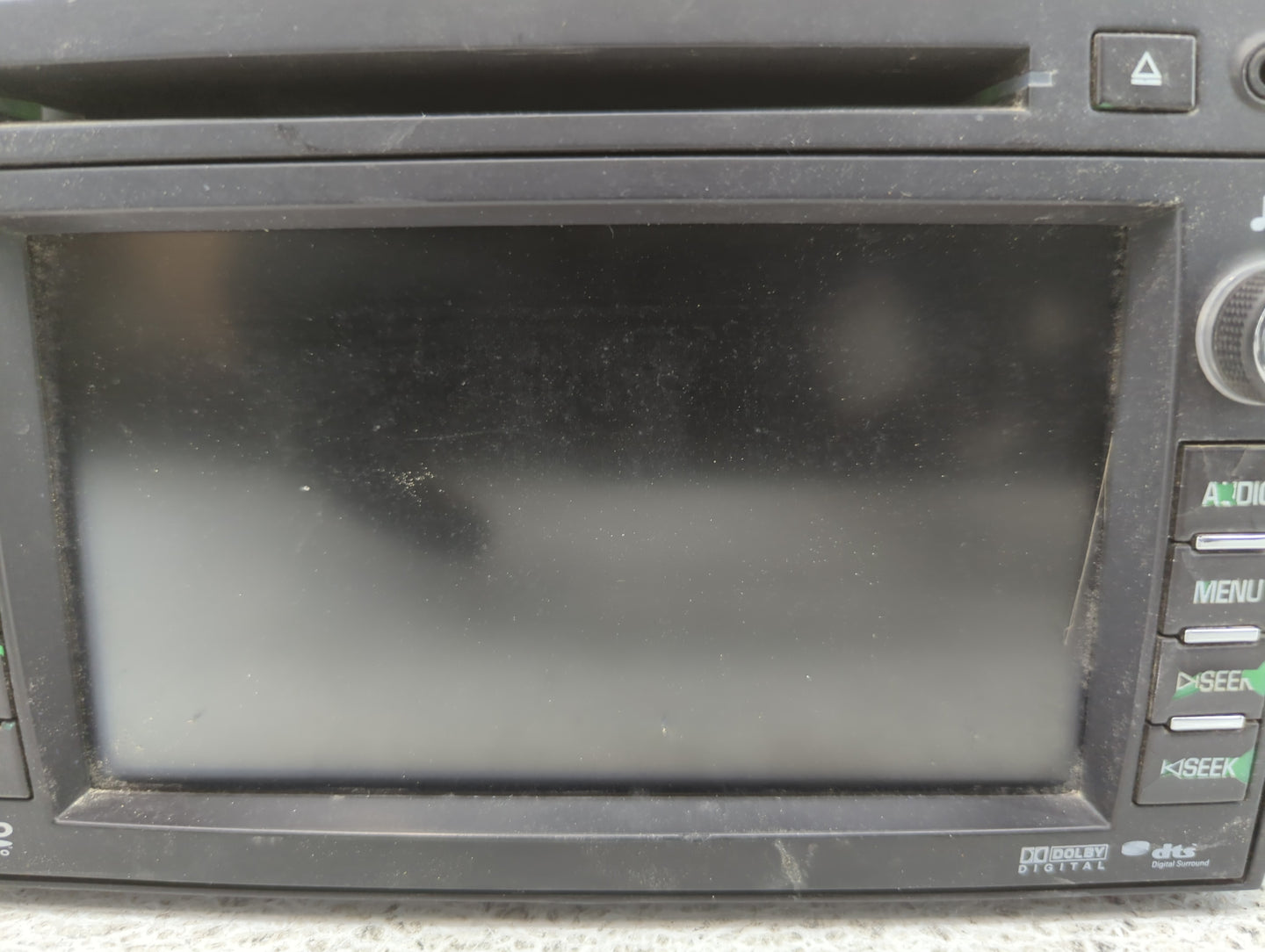 2010-2012 Buick Enclave Radio AM FM Cd Player Receiver Replacement P/N:22884233 Fits Fits 2010 2011 2012 OEM Used Auto Parts - Oemusedautoparts1.com