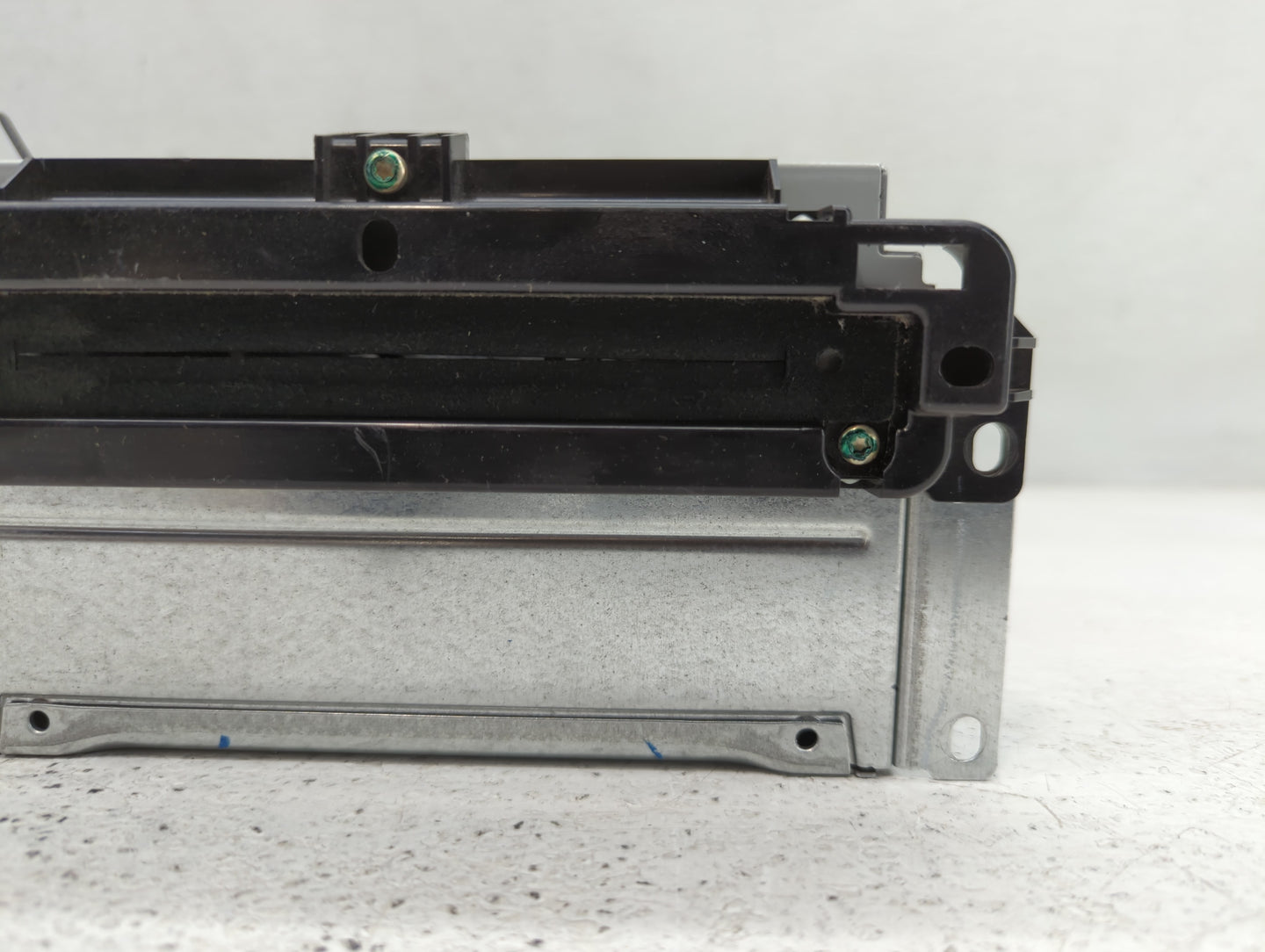2018-2020 Dodge Journey Radio AM FM Cd Player Receiver Replacement P/N:P68209665AE Fits Fits 2018 2019 2020 OEM Used Auto Parts - Oemusedautoparts1.com