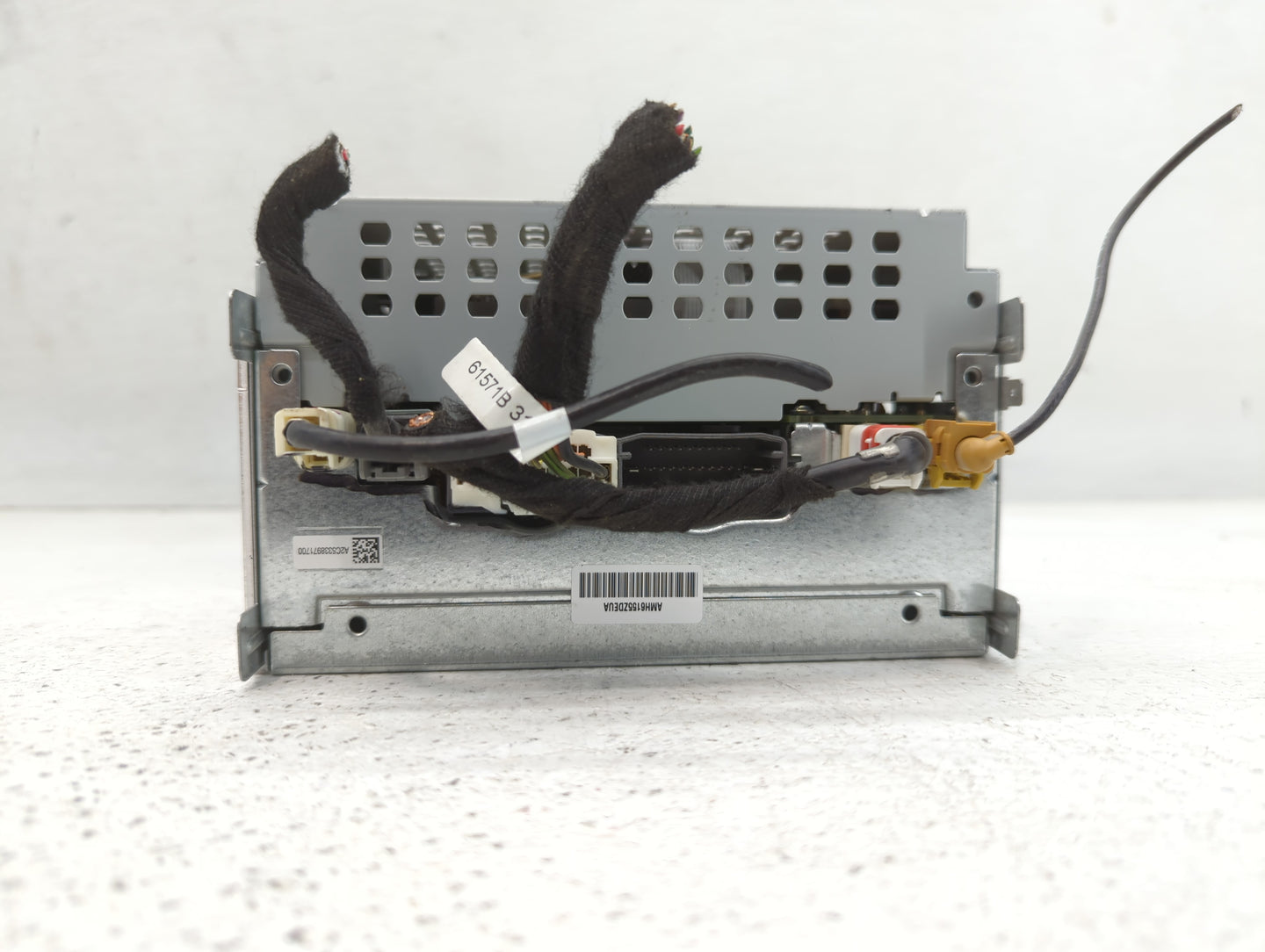 2018-2020 Dodge Journey Radio AM FM Cd Player Receiver Replacement P/N:P68209665AE Fits Fits 2018 2019 2020 OEM Used Auto Parts - Oemusedautoparts1.com