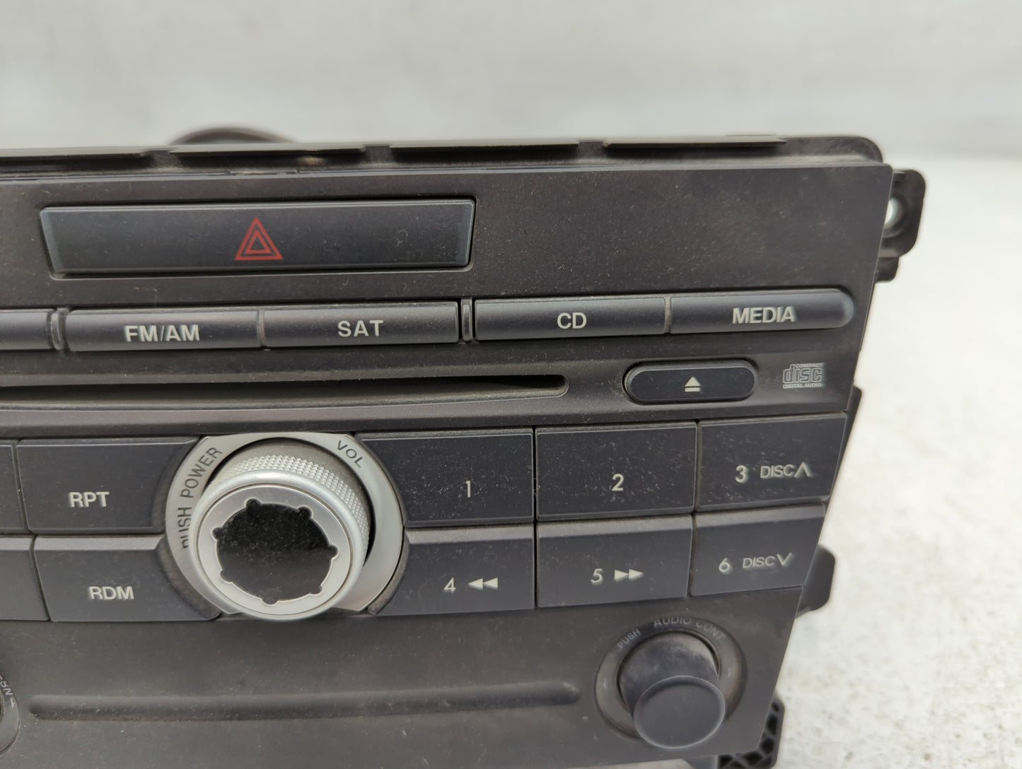 2007-2009 Mazda Cx-7 Radio AM FM Cd Player Receiver Replacement P/N:EG23 66 AR0A Fits Fits 2007 2008 2009 OEM Used Auto Parts - Oemusedautoparts1.com