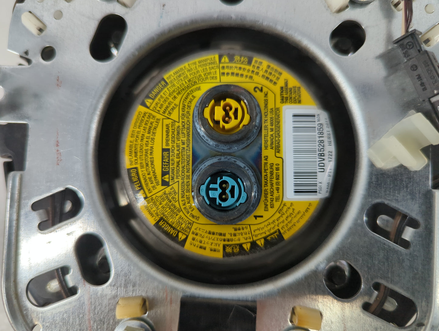 2011-2014 Chrysler 300 Air Bag Driver Left Steering Wheel Mounted P/N:UDVB5281859 BAM-PT1-1722 Fits Fits 2011 2012 2013 2014 OEM Used Auto Parts - Oemusedautoparts1.com