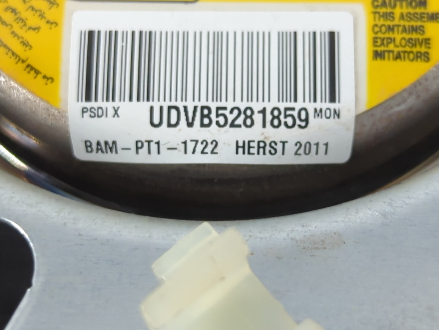 2011-2014 Chrysler 300 Air Bag Driver Left Steering Wheel Mounted P/N:UDVB5281859 BAM-PT1-1722 Fits Fits 2011 2012 2013 2014 OEM Used Auto Parts - Oemusedautoparts1.com