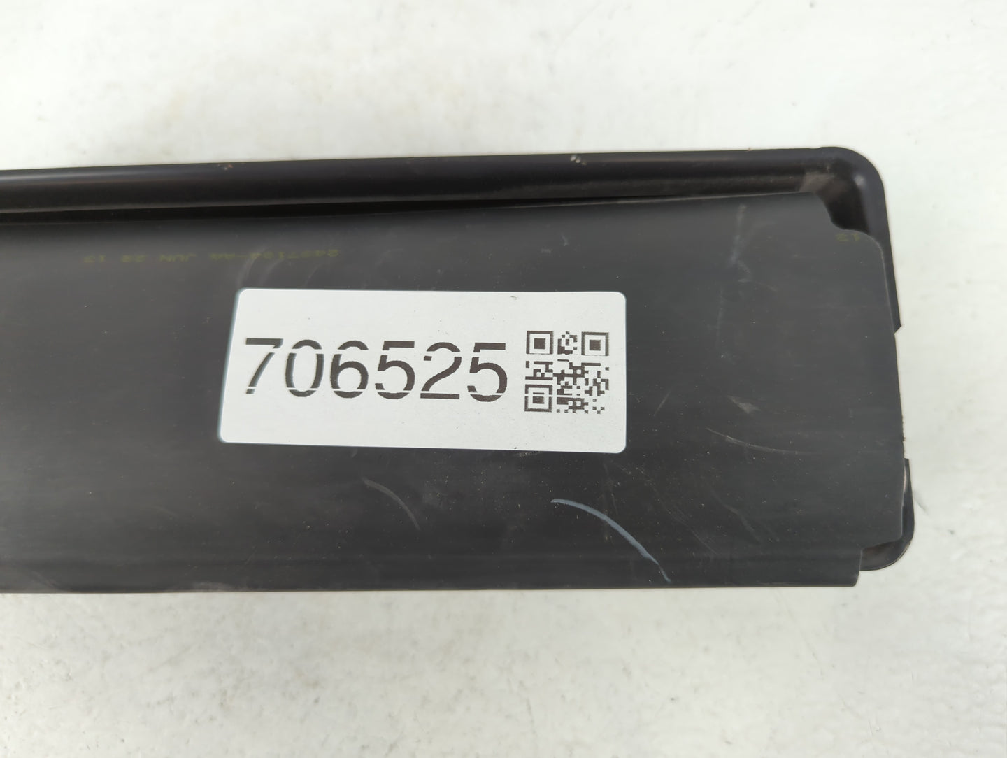 2014-2015 Jeep Cherokee Air Bag Passenger Right Dashboard OEM P/N:2437184-AA Fits Fits 2014 2015 OEM Used Auto Parts - Oemusedautoparts1.com