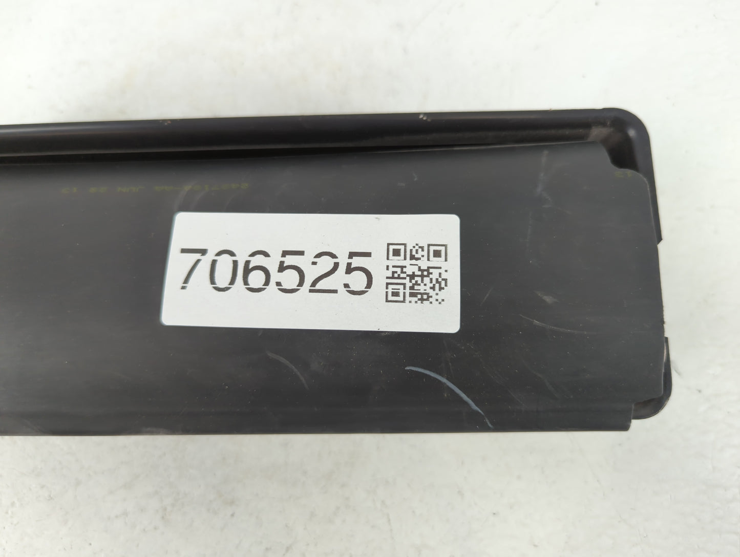 2014-2015 Jeep Cherokee Air Bag Passenger Right Dashboard OEM P/N:2437184-AA Fits Fits 2014 2015 OEM Used Auto Parts - Oemusedautoparts1.com
