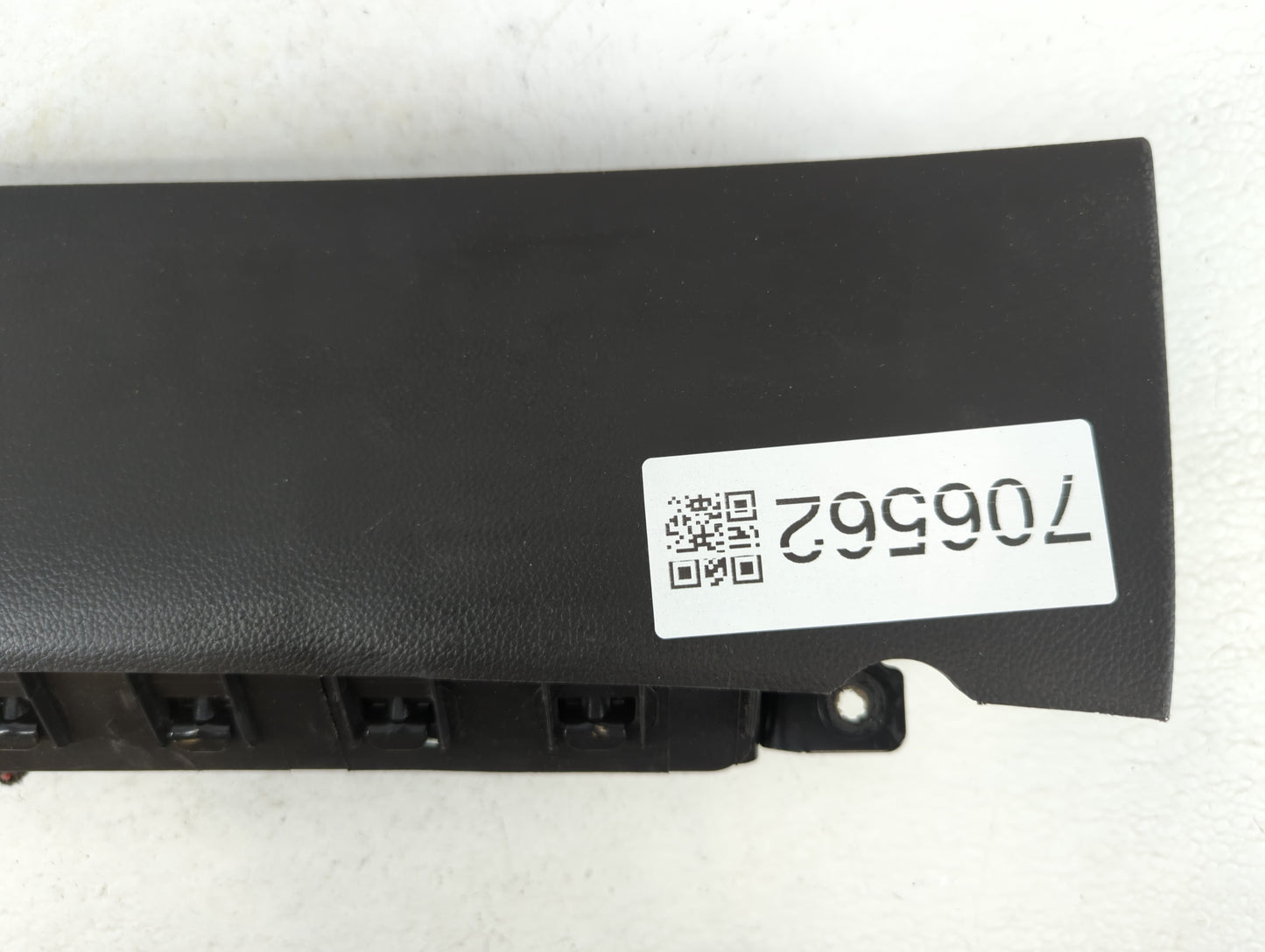 2011-2012 Chevrolet Cruze Air Bag Driver Left Knee OEM P/N:95218715 Fits Fits 2011 2012 OEM Used Auto Parts - Oemusedautoparts1.com