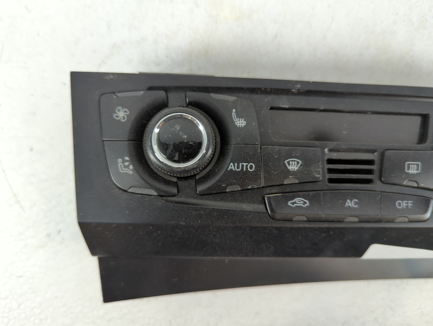 2010-2012 Audi S4 Climate Control Module Temperature AC/Heater Replacement P/N:8T1 820 043 AQ Fits OEM Used Auto Parts - Oemusedautoparts1.com