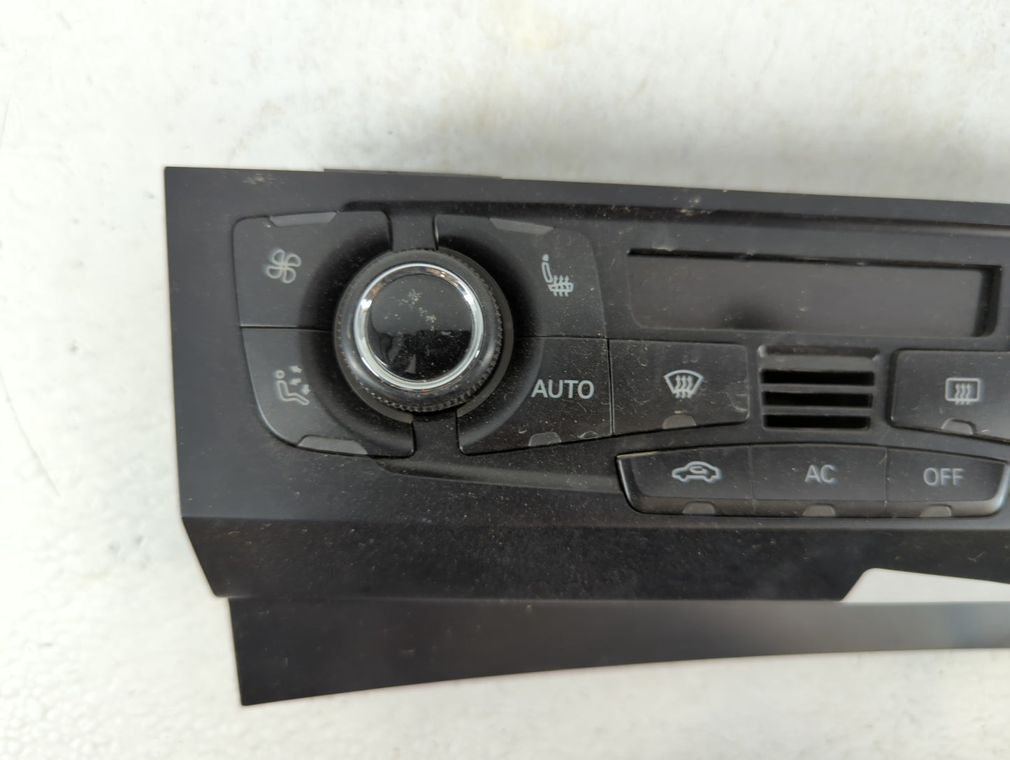 2010-2012 Audi S4 Climate Control Module Temperature AC/Heater Replacement P/N:8T1 820 043 AQ Fits OEM Used Auto Parts - Oemusedautoparts1.com