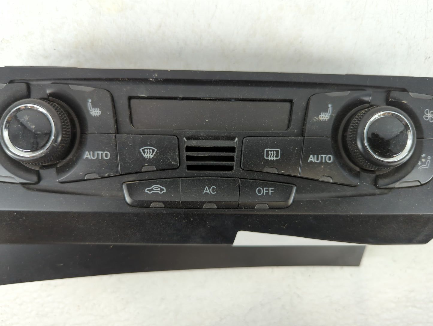 2010-2012 Audi S4 Climate Control Module Temperature AC/Heater Replacement P/N:8T1 820 043 AQ Fits OEM Used Auto Parts - Oemusedautoparts1.com