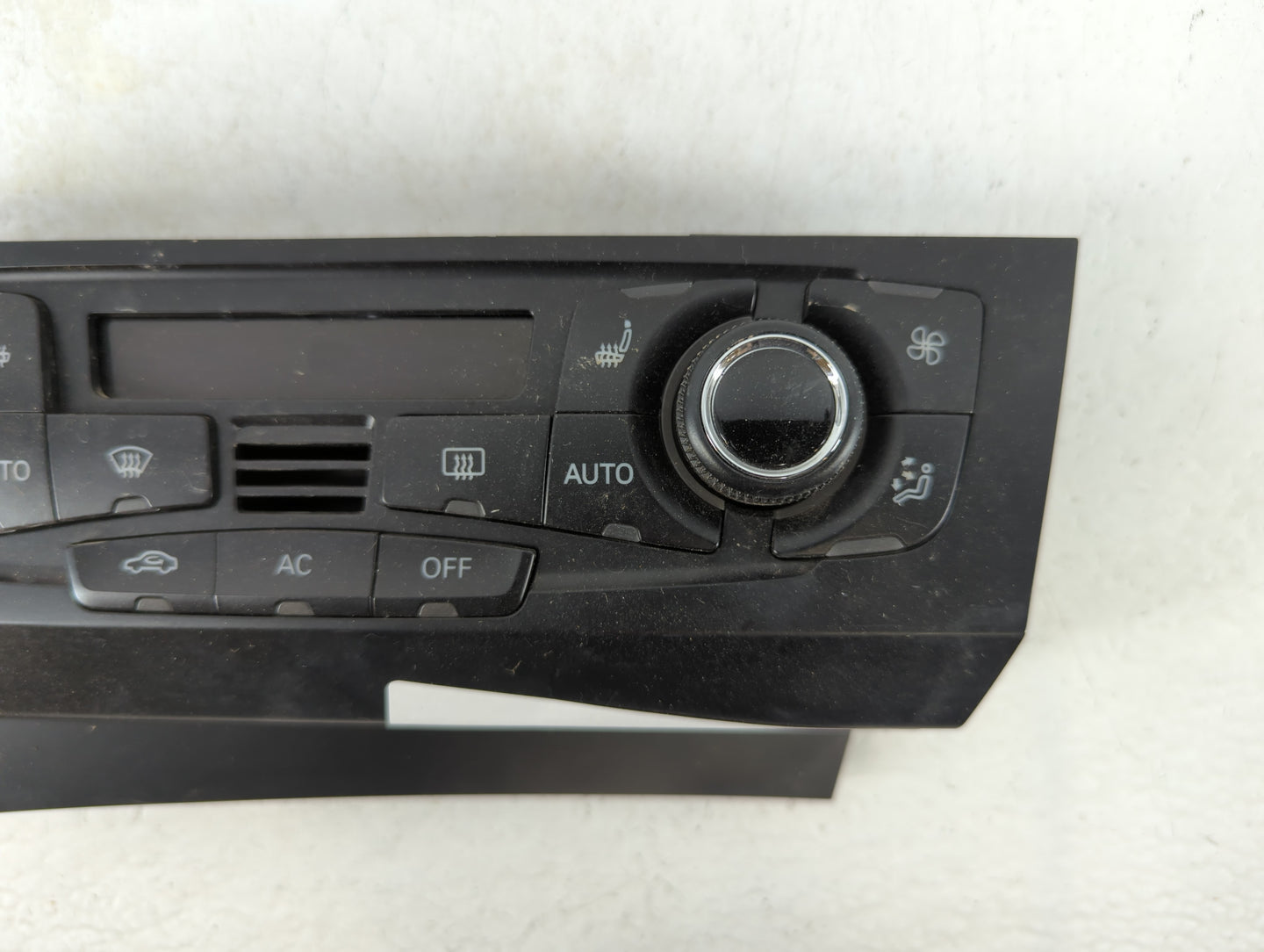 2010-2012 Audi S4 Climate Control Module Temperature AC/Heater Replacement P/N:8T1 820 043 AQ Fits OEM Used Auto Parts - Oemusedautoparts1.com