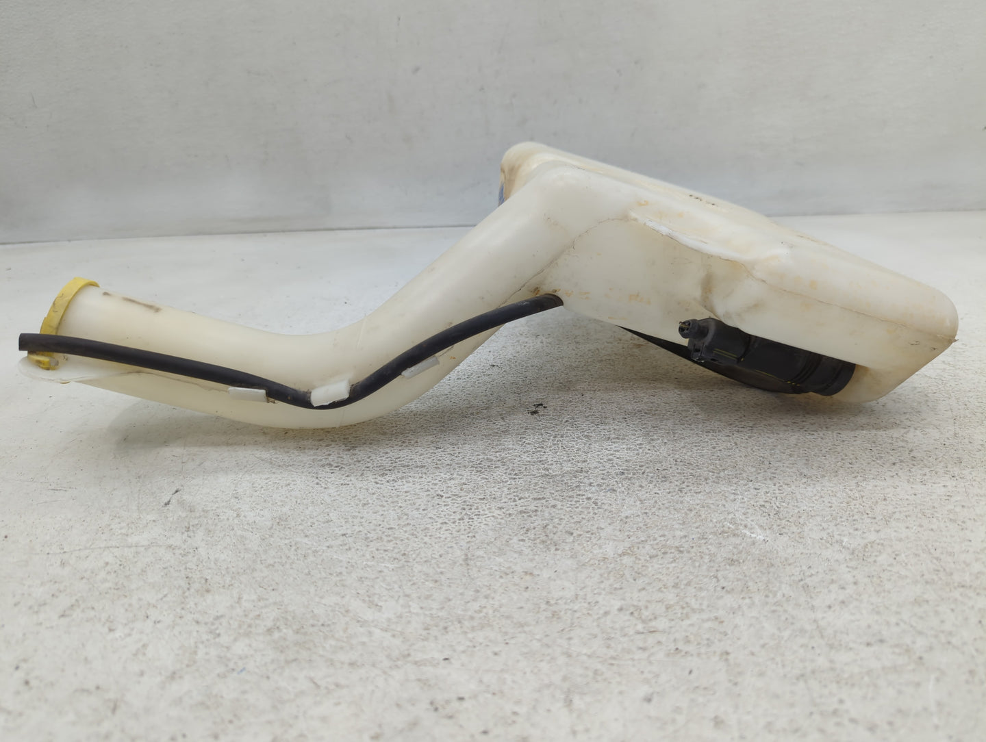 Chrysler Sebring Windshield Washer Fluid Reservoir Bottle Oem - Oemusedautoparts1.com