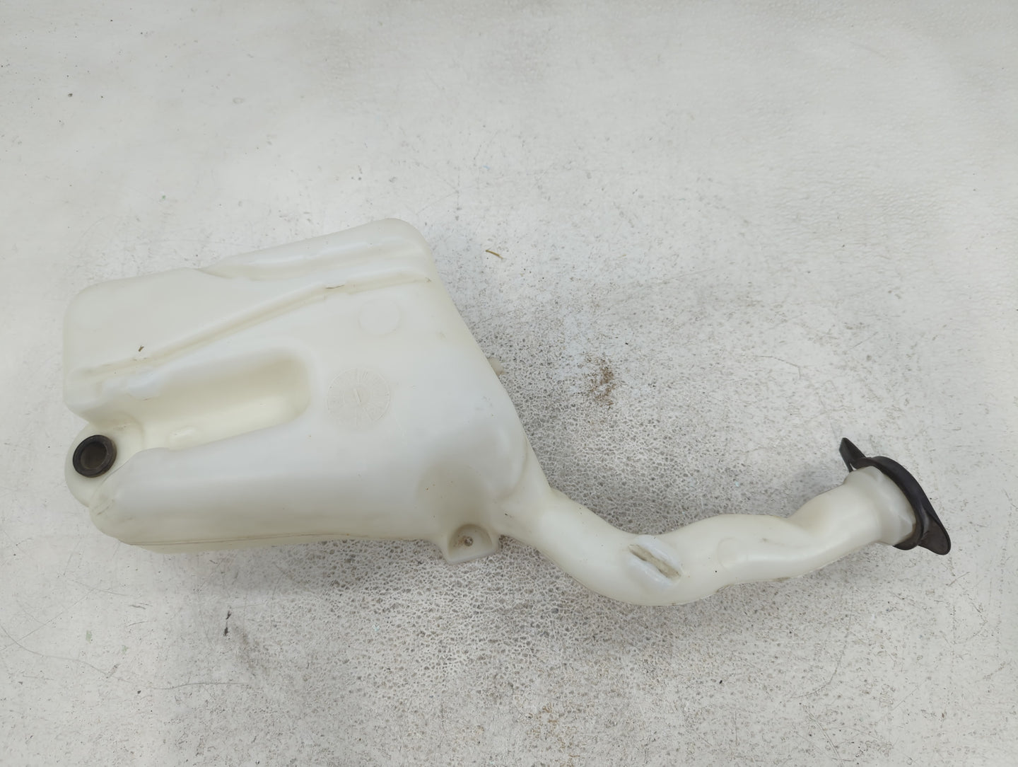 2005-2010 Chevrolet Cobalt Windshield Washer Fluid Reservoir Bottle Oem - Oemusedautoparts1.com