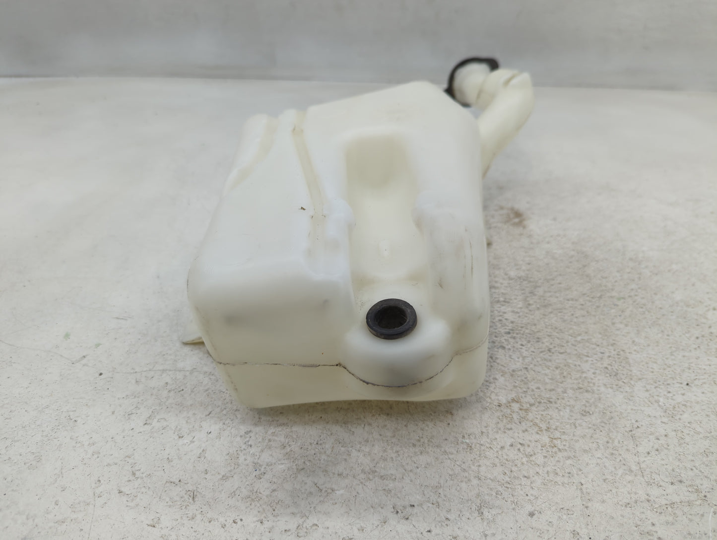 2005-2010 Chevrolet Cobalt Windshield Washer Fluid Reservoir Bottle Oem - Oemusedautoparts1.com