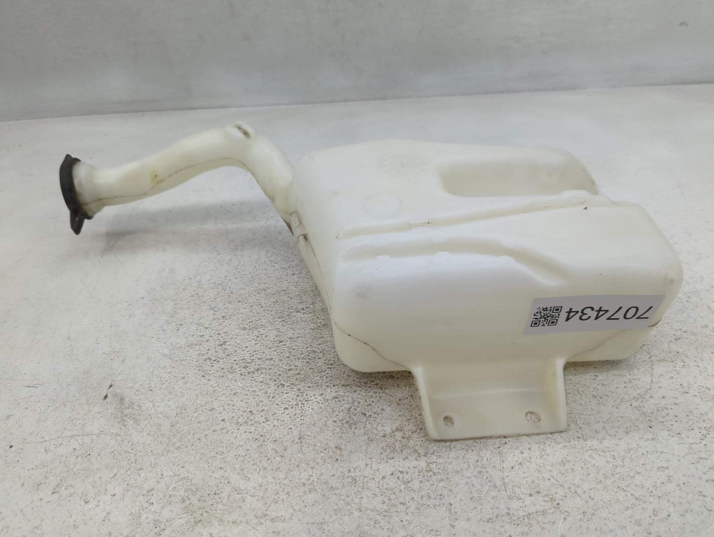 2005-2010 Chevrolet Cobalt Windshield Washer Fluid Reservoir Bottle Oem - Oemusedautoparts1.com