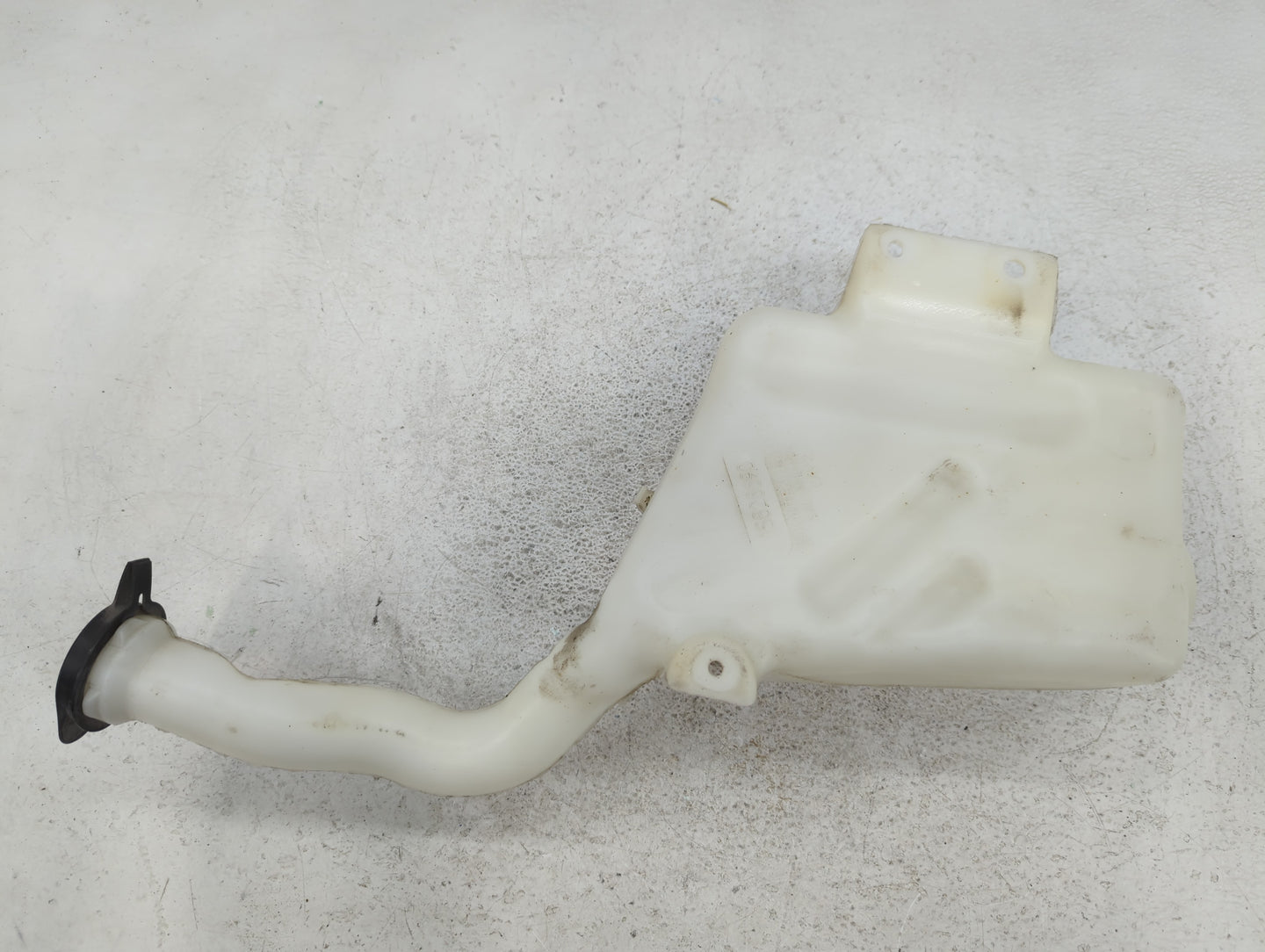 2005-2010 Chevrolet Cobalt Windshield Washer Fluid Reservoir Bottle Oem - Oemusedautoparts1.com