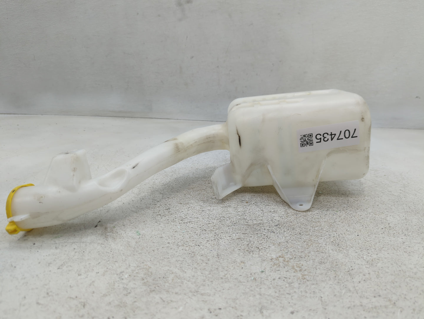2008-2011 Ford Focus Windshield Washer Fluid Reservoir Bottle Oem - Oemusedautoparts1.com