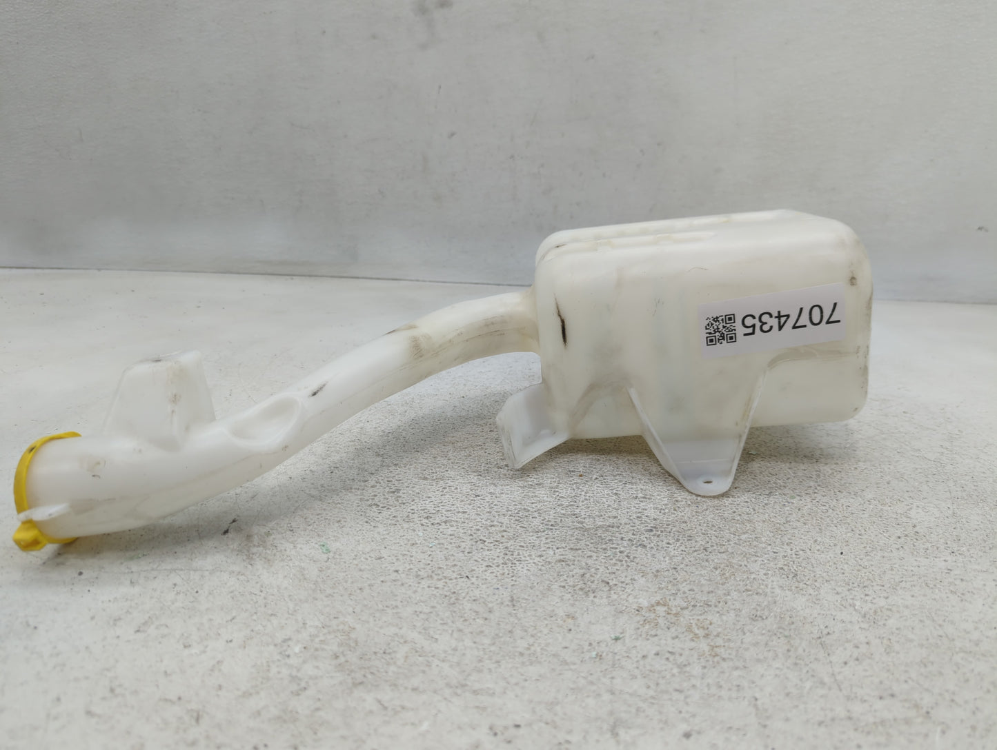 2008-2011 Ford Focus Windshield Washer Fluid Reservoir Bottle Oem - Oemusedautoparts1.com