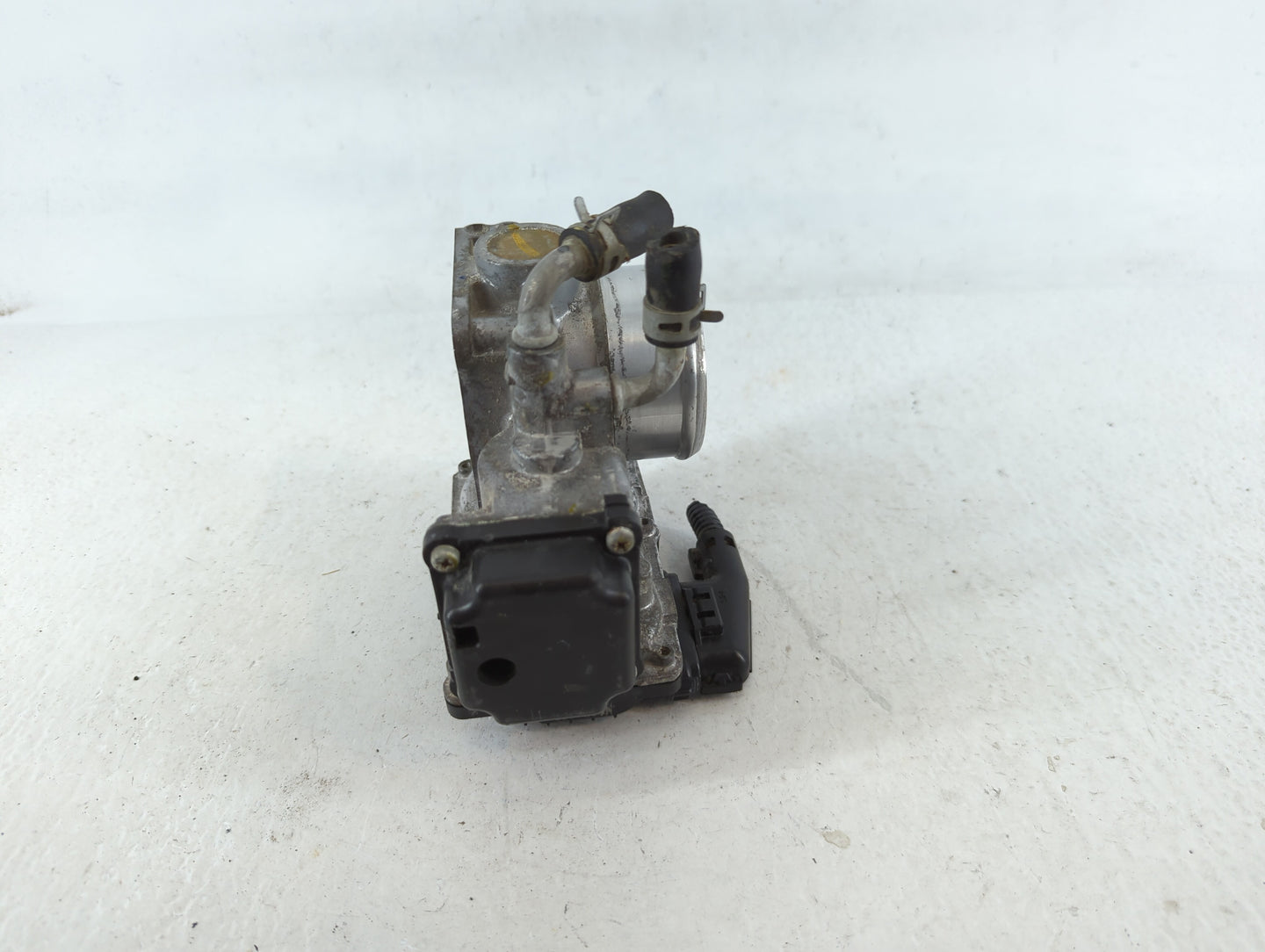 2020-2022 Honda Cr-V Throttle Body P/N:M00924 GMG9A Fits Fits 2016 2017 2018 2019 2020 2021 2022 OEM Used Auto Parts - Oemusedautoparts1.com