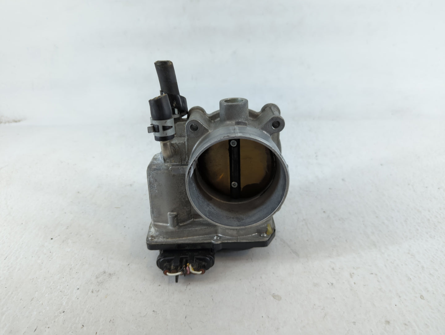 2007-2016 Toyota Sienna Throttle Body P/N:22030-0P050 Fits OEM Used Auto Parts - Oemusedautoparts1.com