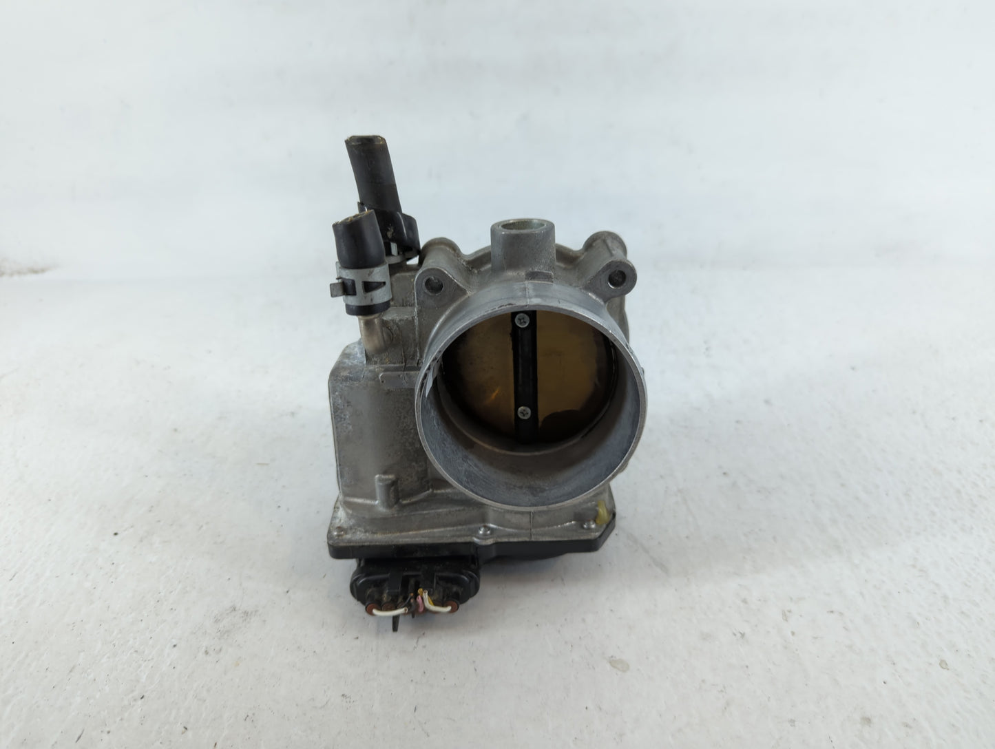 2007-2016 Toyota Sienna Throttle Body P/N:22030-0P050 Fits OEM Used Auto Parts - Oemusedautoparts1.com