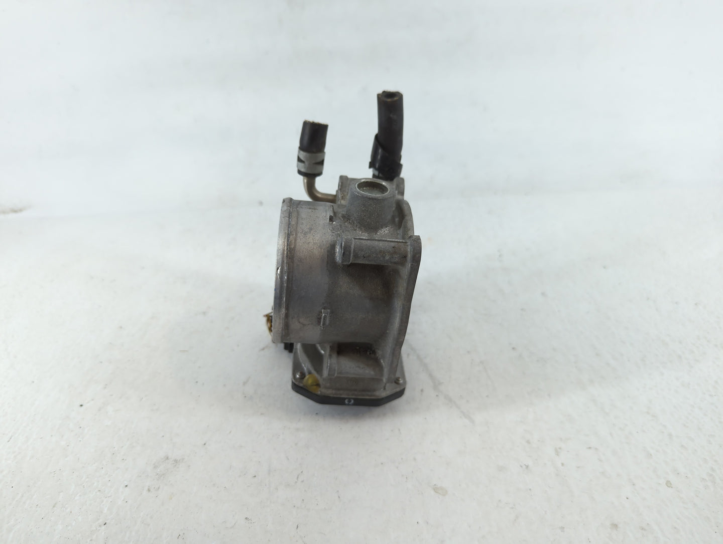 2007-2016 Toyota Sienna Throttle Body P/N:22030-0P050 Fits OEM Used Auto Parts - Oemusedautoparts1.com