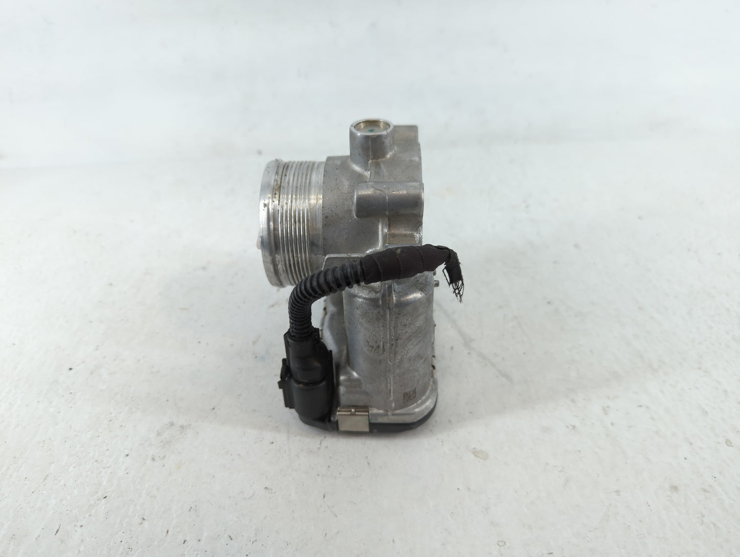 2014-2017 Volkswagen Jetta Throttle Body P/N:06K 133 062 E Fits Fits 2014 2015 2016 2017 OEM Used Auto Parts - Oemusedautoparts1.com