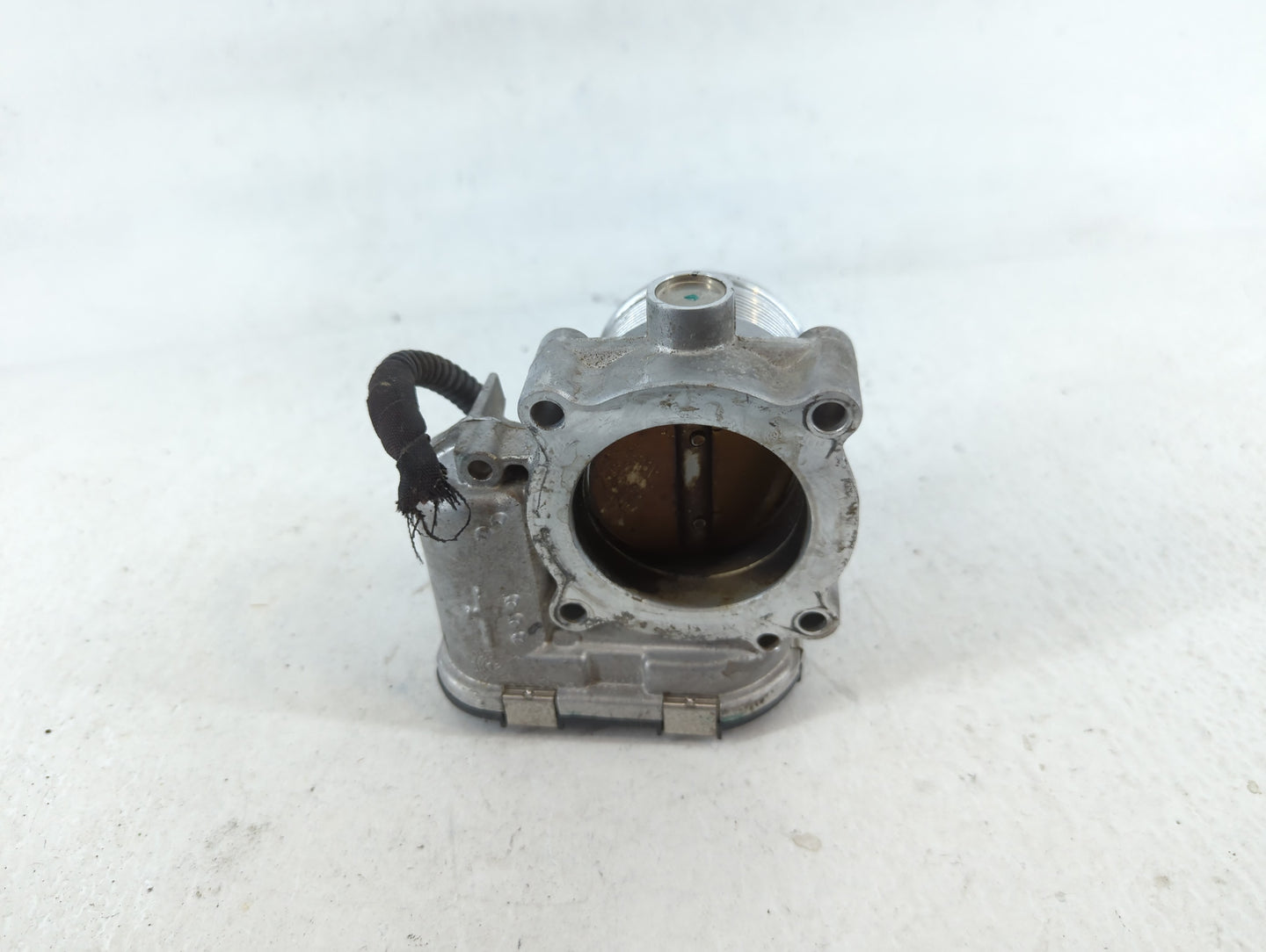 2014-2017 Volkswagen Jetta Throttle Body P/N:06K 133 062 E Fits Fits 2014 2015 2016 2017 OEM Used Auto Parts - Oemusedautoparts1.com