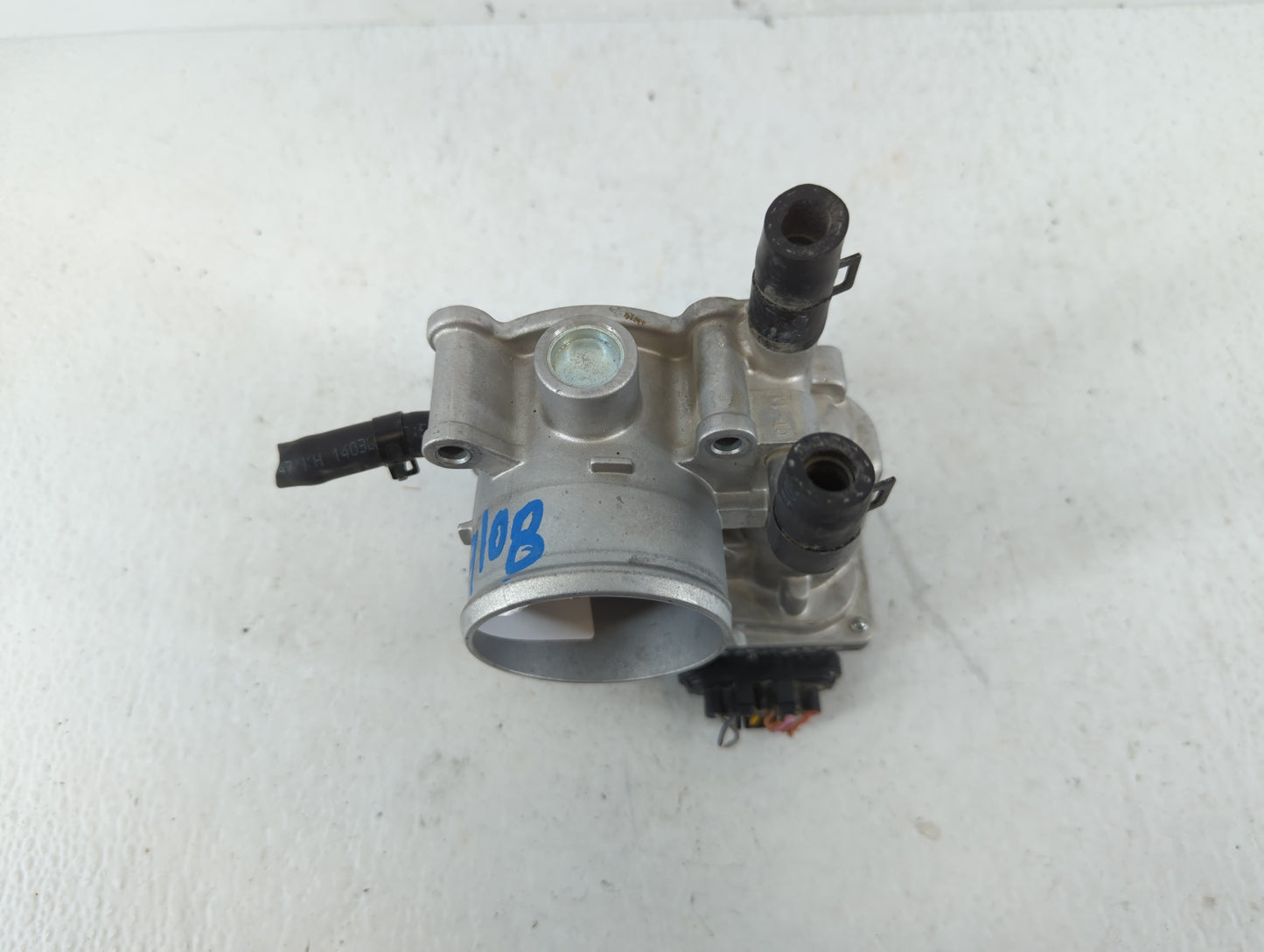 2012-2019 Kia Soul Throttle Body P/N:5302 3R28 35100-2B300 Fits Fits 2012 2013 2014 2015 2016 2017 2018 2019 OEM Used Auto Parts - Oemusedautoparts1.com