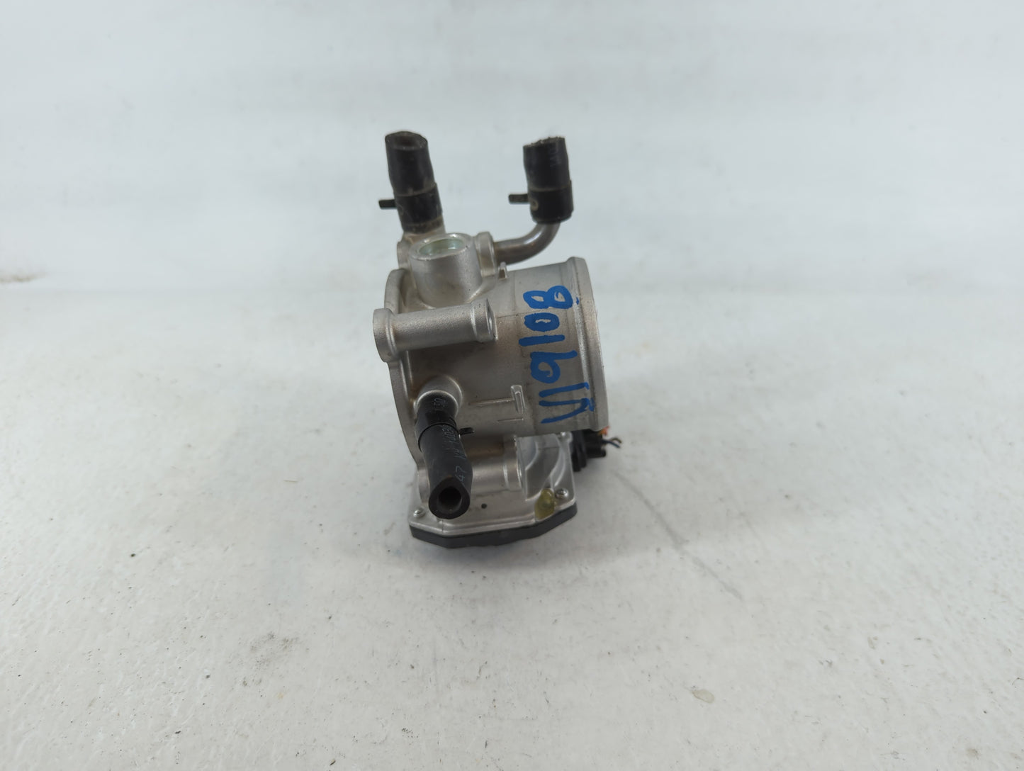 2012-2019 Kia Soul Throttle Body P/N:5302 3R28 35100-2B300 Fits Fits 2012 2013 2014 2015 2016 2017 2018 2019 OEM Used Auto Parts - Oemusedautoparts1.com