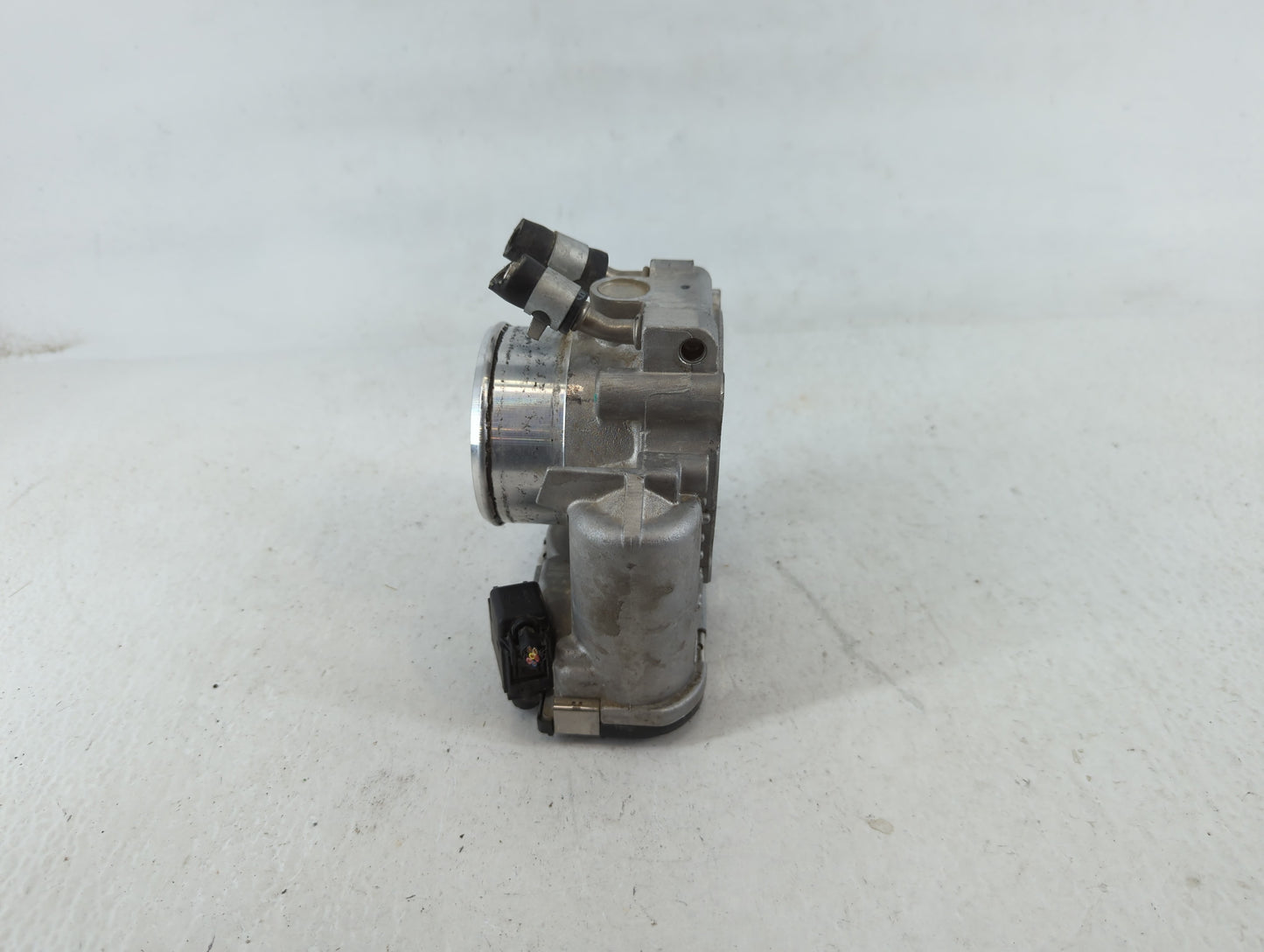 2015-2019 Hyundai Sonata Throttle Body P/N:35100-2G610 Fits Fits 2015 2016 2017 2018 2019 2020 2021 OEM Used Auto Parts - Oemusedautoparts1.com