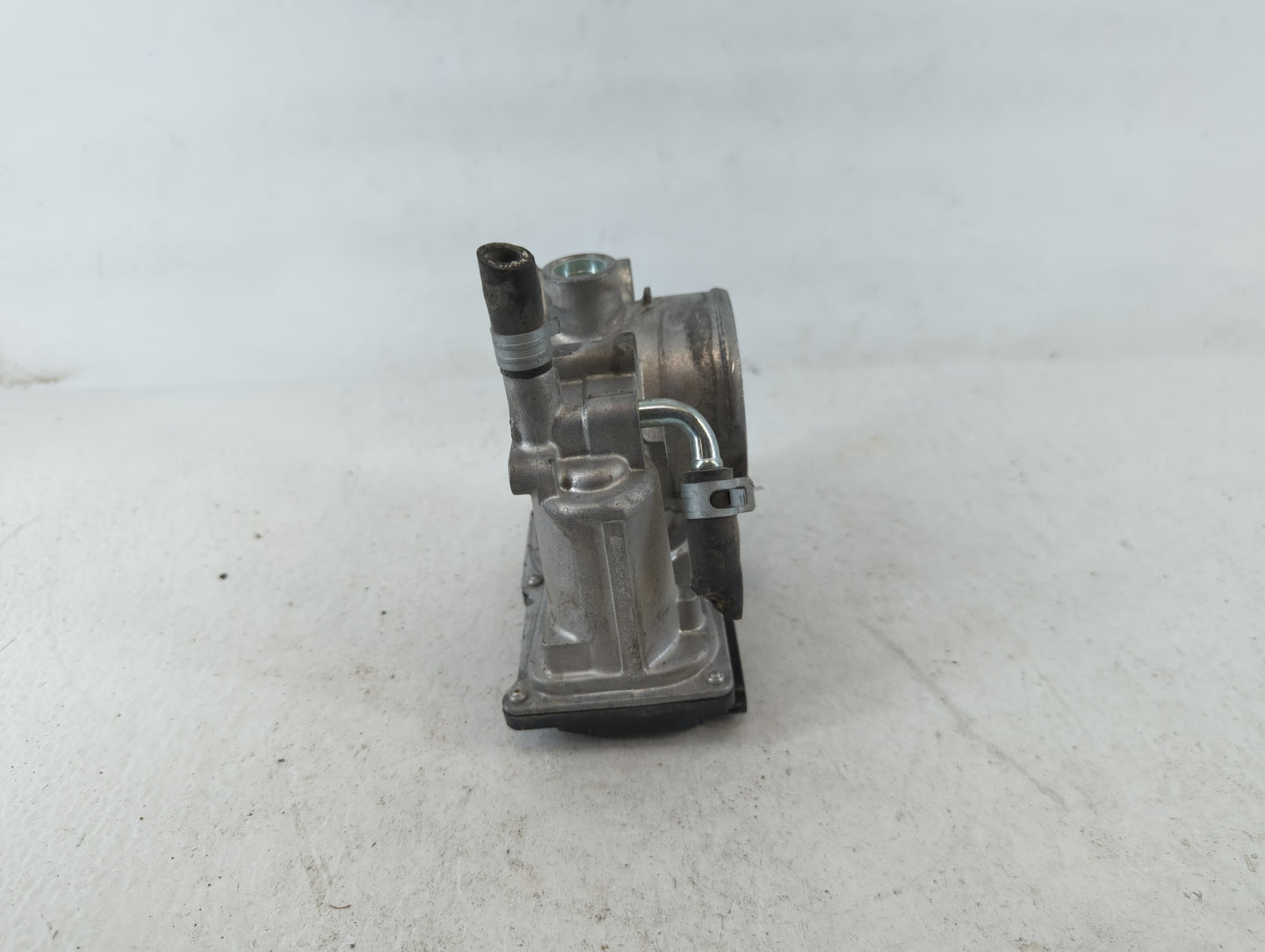 2013-2015 Subaru Xv Throttle Body P/N:16112AA380 Fits Fits 2011 2012 2013 2014 2015 2016 2017 2018 OEM Used Auto Parts - Oemusedautoparts1.com