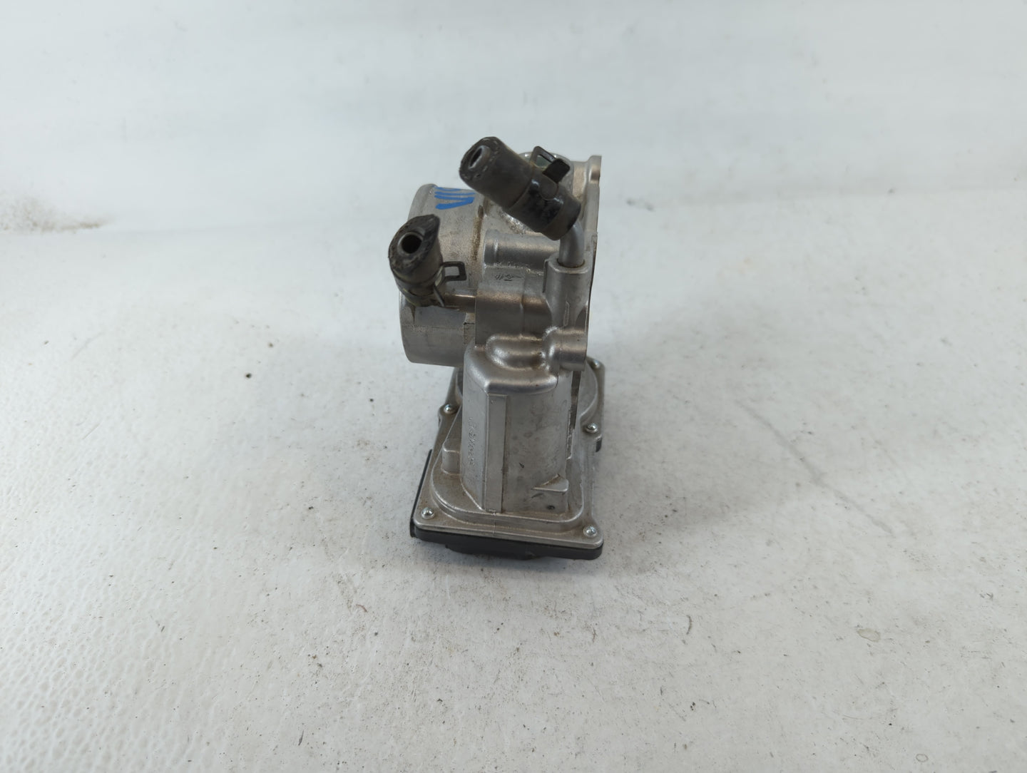 2011-2020 Hyundai Elantra Throttle Body P/N:35100-2E000 Fits Fits 2011 2012 2013 2014 2015 2016 2017 2018 2019 2020 2021 OEM Used Auto Parts - Oemusedautoparts1.com