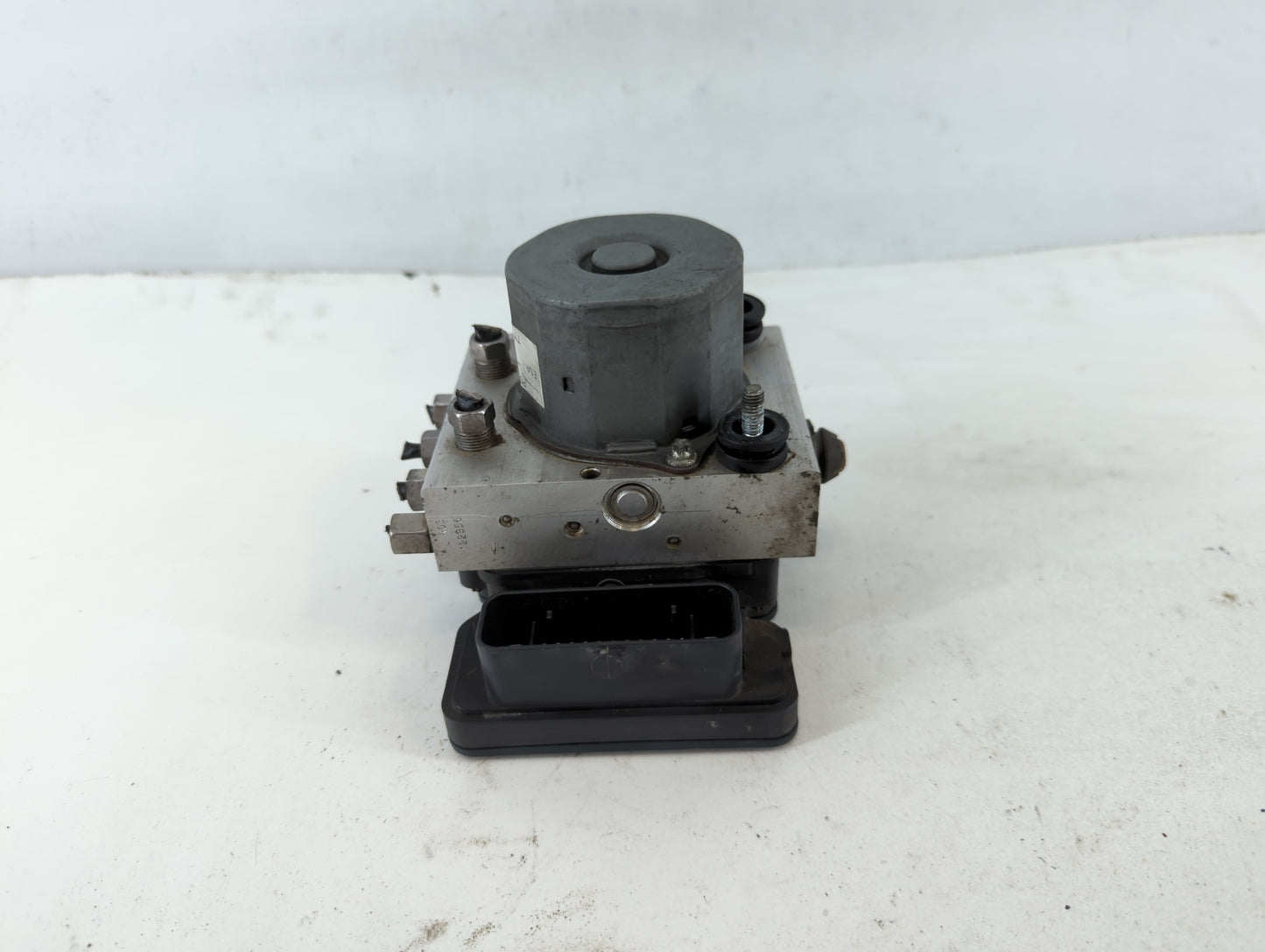 2012 Dodge Caravan ABS Pump Control Module Replacement P/N:P05154911AE Fits OEM Used Auto Parts - Oemusedautoparts1.com