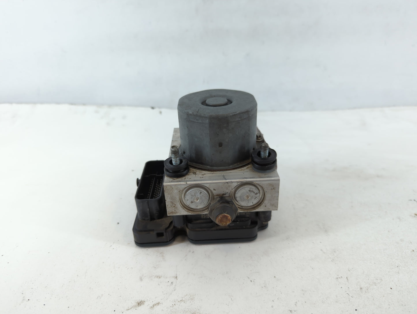 2012 Dodge Caravan ABS Pump Control Module Replacement P/N:P05154911AE Fits OEM Used Auto Parts - Oemusedautoparts1.com