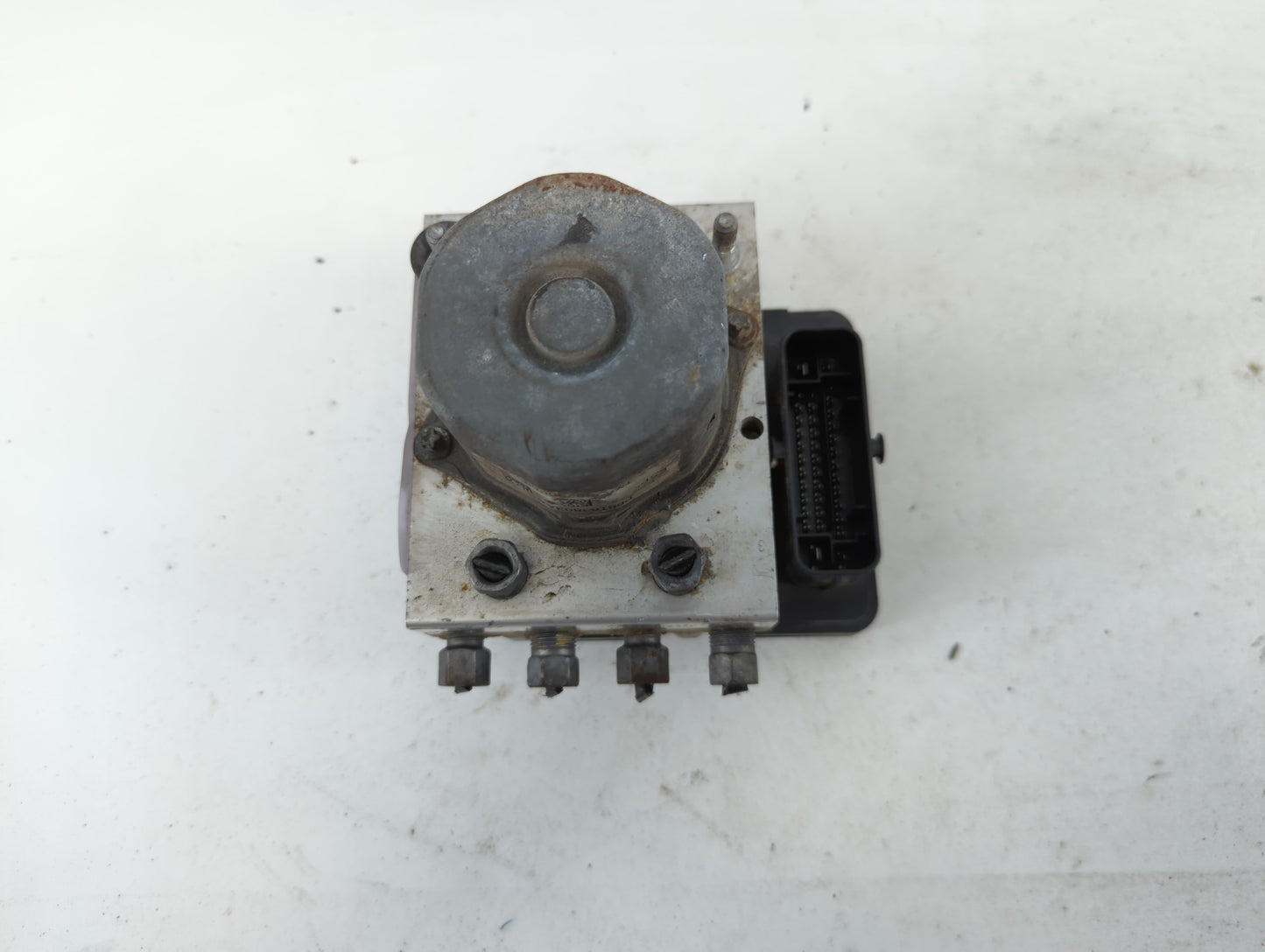 2013 Chrysler Town & Country ABS Pump Control Module Replacement P/N:P68183803AA Fits OEM Used Auto Parts - Oemusedautoparts1.com