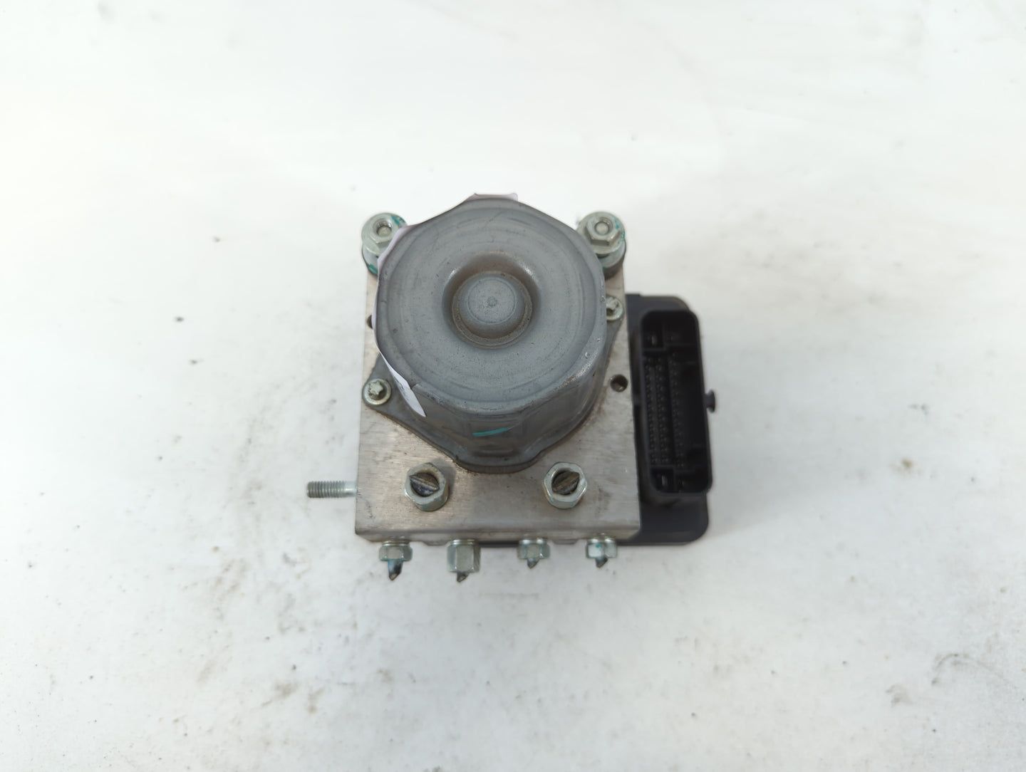 2017 Nissan Rogue ABS Pump Control Module Replacement P/N:47660 5HK3A Fits OEM Used Auto Parts - Oemusedautoparts1.com