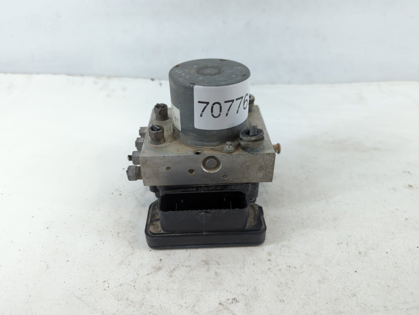 2015-2020 Dodge Grand Caravan ABS Pump Control Module Replacement P/N:P68183803AD Fits Fits 2015 2016 2017 2018 2019 2020 OEM Used Auto Parts - Oemusedautoparts1.com