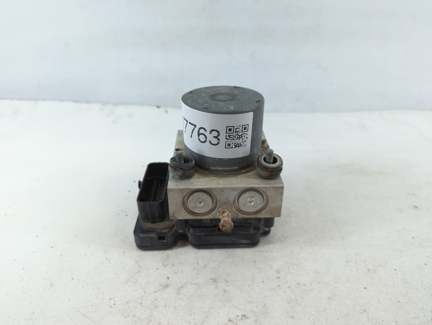 2015-2020 Dodge Grand Caravan ABS Pump Control Module Replacement P/N:P68183803AD Fits Fits 2015 2016 2017 2018 2019 2020 OEM Used Auto Parts - Oemusedautoparts1.com