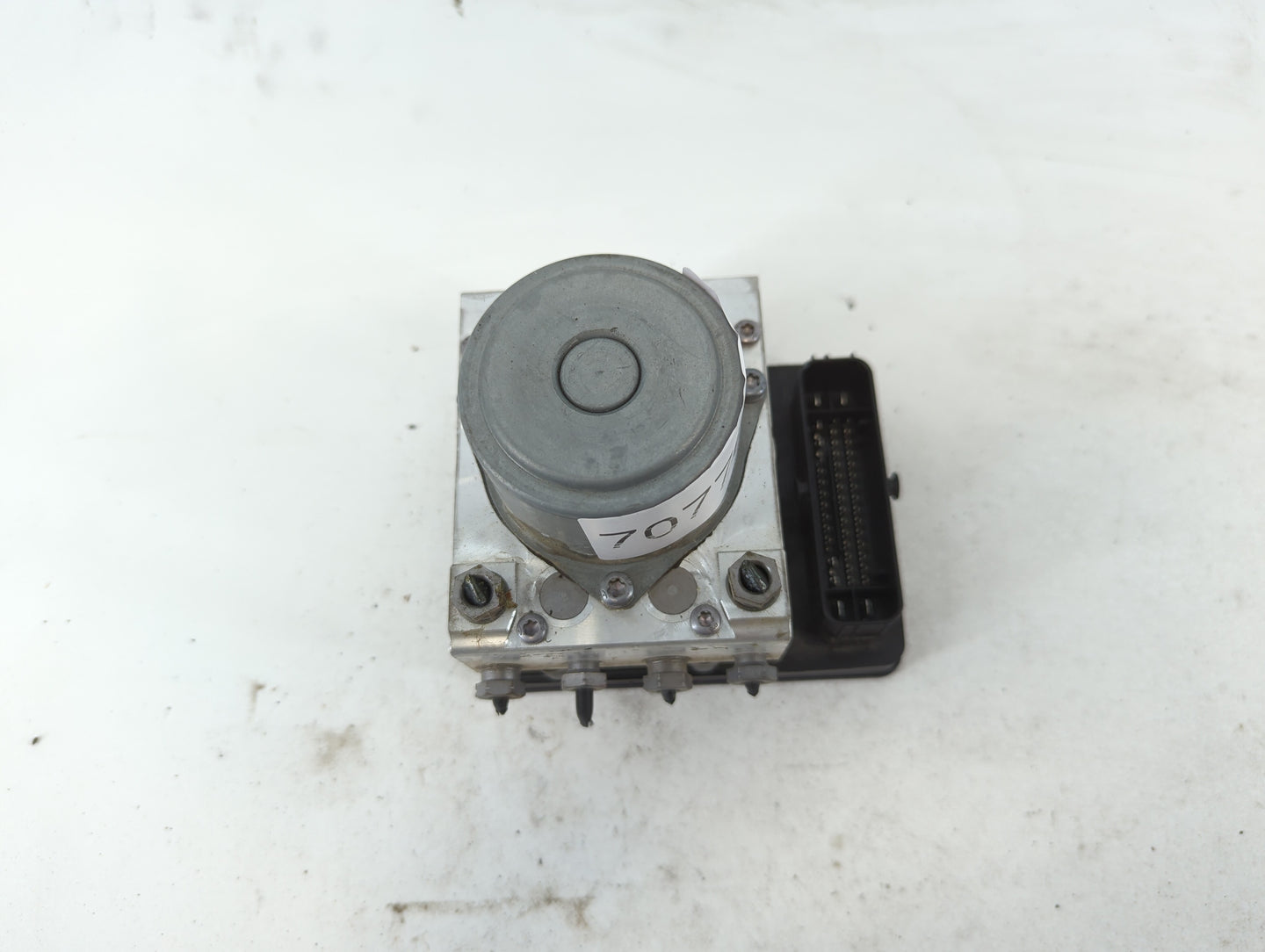 2020-2022 Mercedes-Benz Glc300 ABS Pump Control Module Replacement P/N:A 205 900 28 49 Fits Fits 2018 2019 2020 2021 2022 OEM Used Auto Parts - Oemusedautoparts1.com