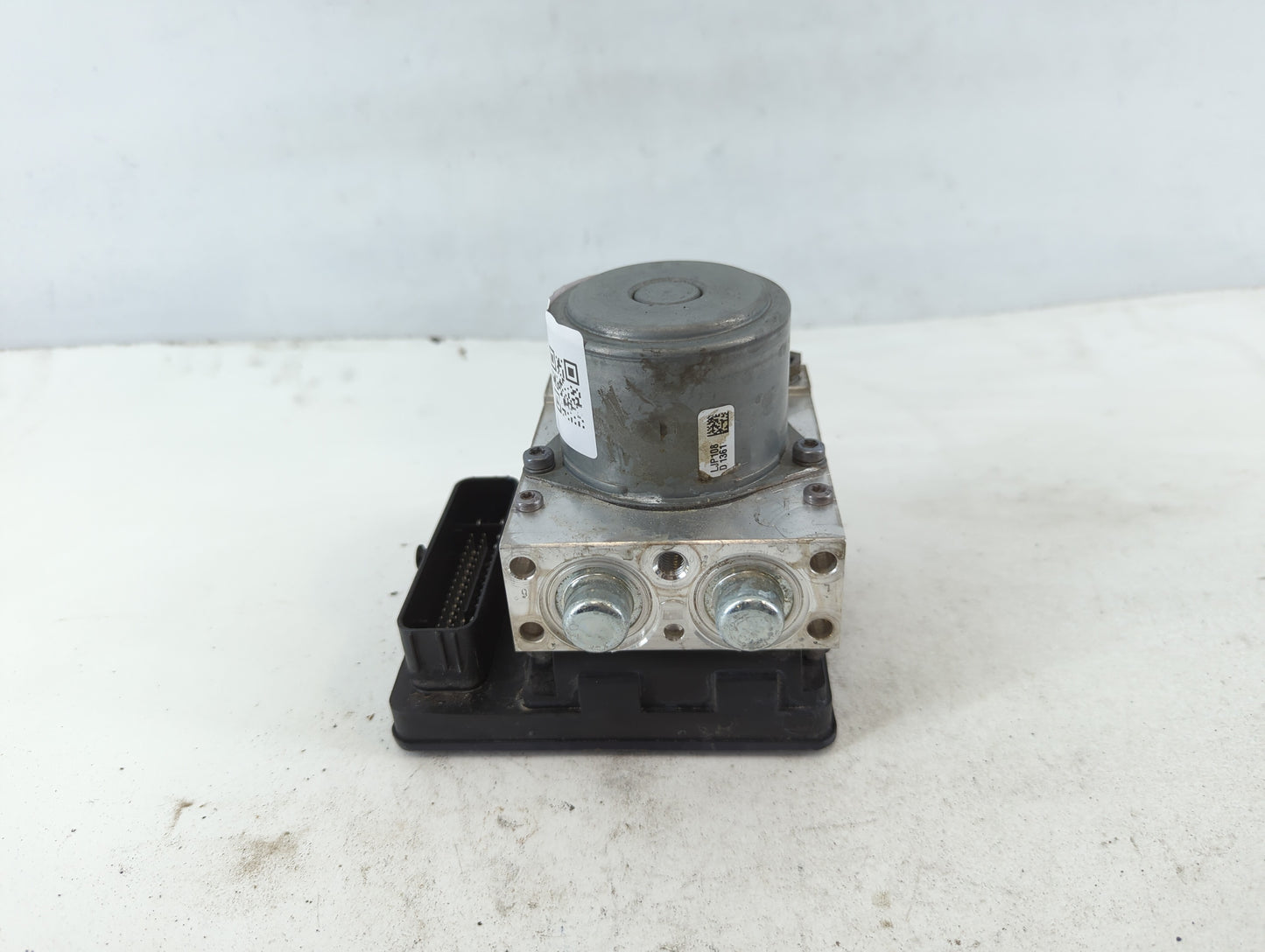 2020-2022 Mercedes-Benz Glc300 ABS Pump Control Module Replacement P/N:A 205 900 28 49 Fits Fits 2018 2019 2020 2021 2022 OEM Used Auto Parts - Oemusedautoparts1.com