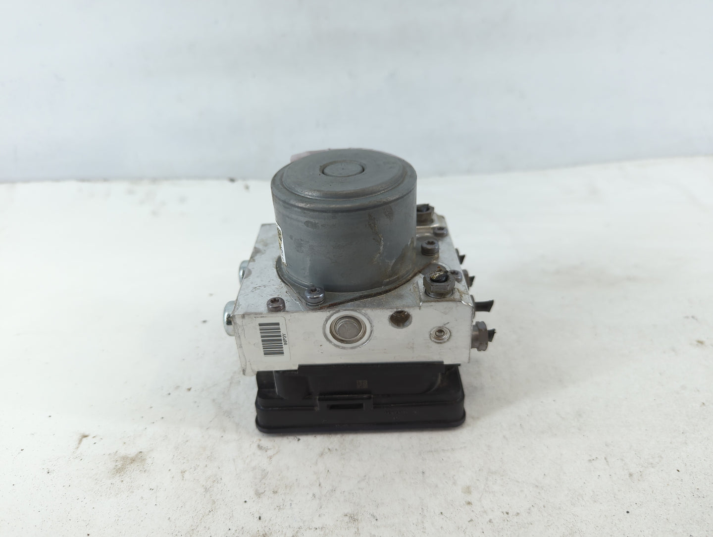 2020-2022 Mercedes-Benz Glc300 ABS Pump Control Module Replacement P/N:A 205 900 28 49 Fits Fits 2018 2019 2020 2021 2022 OEM Used Auto Parts - Oemusedautoparts1.com
