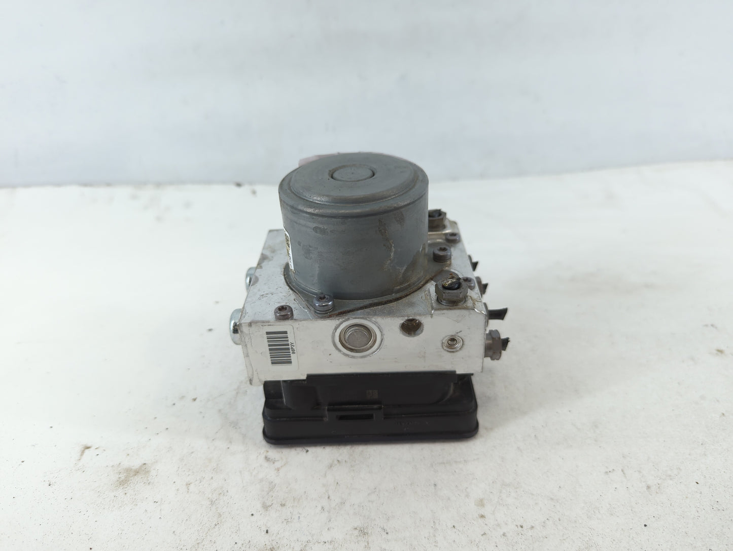 2020-2022 Mercedes-Benz Glc300 ABS Pump Control Module Replacement P/N:A 205 900 28 49 Fits Fits 2018 2019 2020 2021 2022 OEM Used Auto Parts - Oemusedautoparts1.com