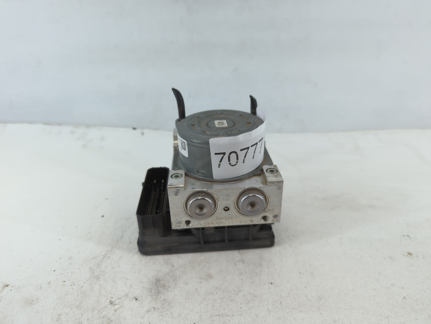 2014-2016 Ford Fusion ABS Pump Control Module Replacement P/N:EG9C-2C405-DF Fits Fits 2014 2015 2016 OEM Used Auto Parts - Oemusedautoparts1.com