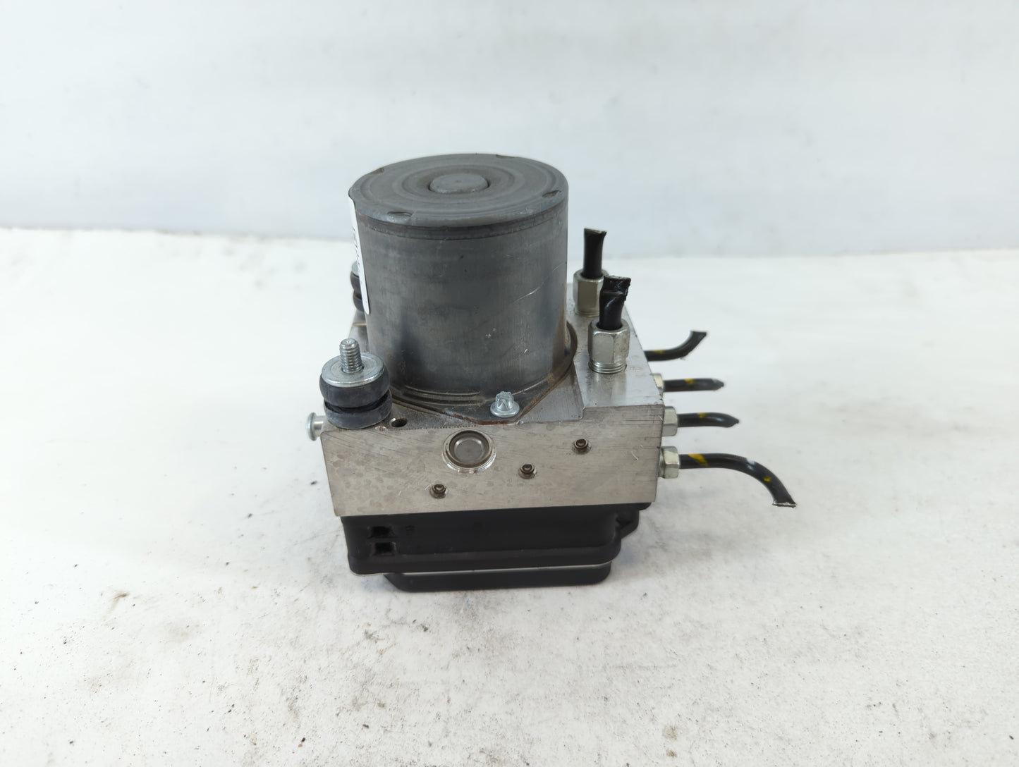 2016-2017 Infiniti Qx50 ABS Pump Control Module Replacement P/N:47660 6WA0A 0 265 252 665 Fits Fits 2016 2017 OEM Used Auto Parts - Oemusedautoparts1.com