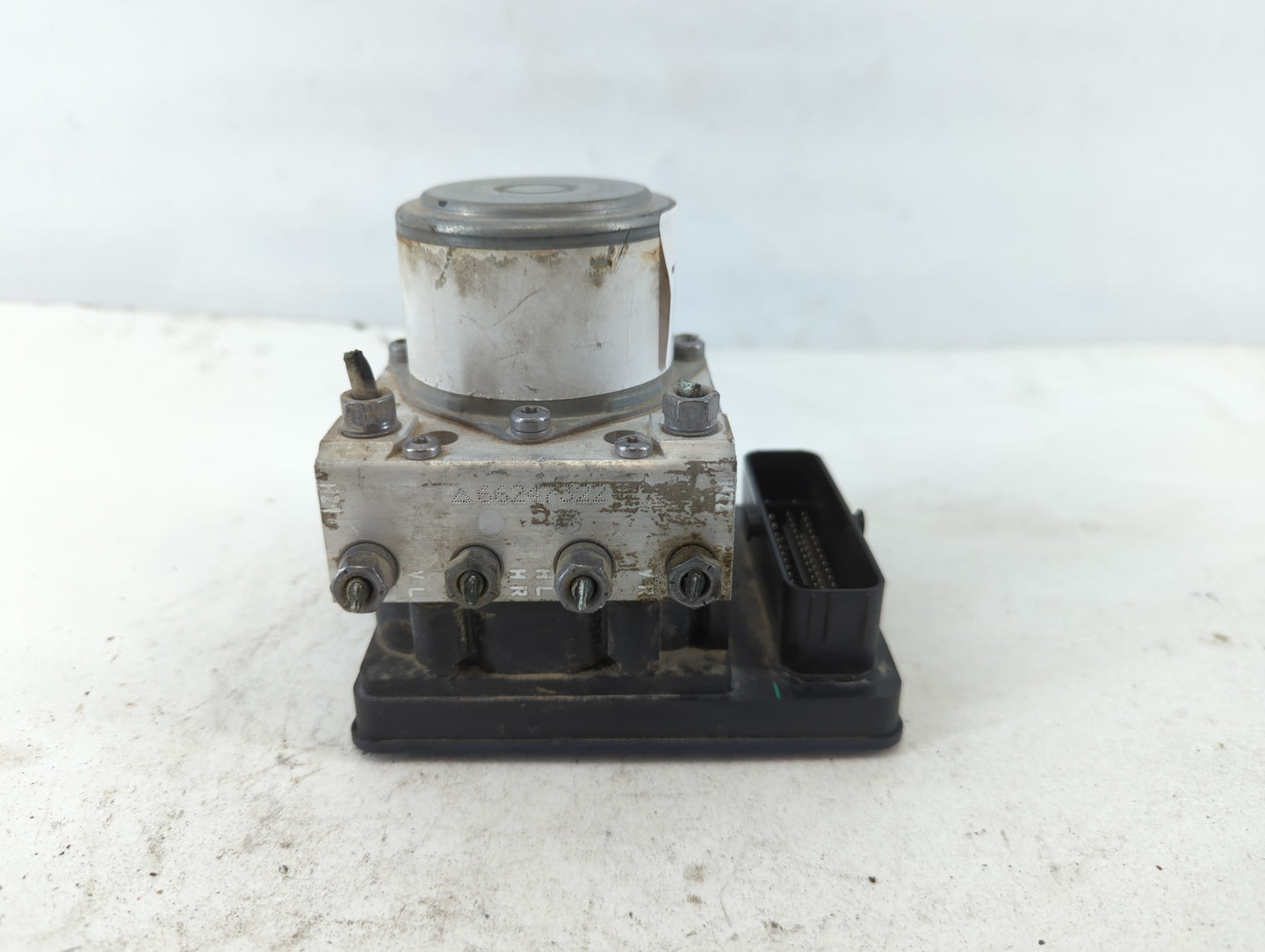 2015-2017 Jeep Renegade ABS Pump Control Module Replacement P/N:52062978 Fits Fits 2015 2016 2017 OEM Used Auto Parts - Oemusedautoparts1.com
