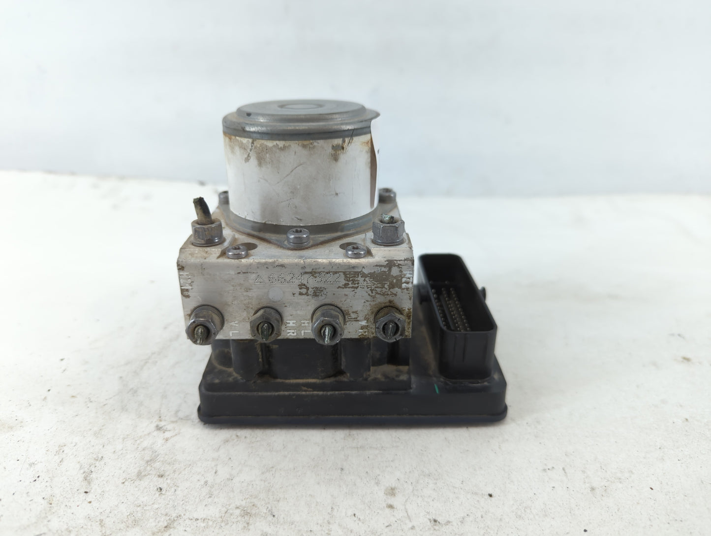 2015-2017 Jeep Renegade ABS Pump Control Module Replacement P/N:52062978 Fits Fits 2015 2016 2017 OEM Used Auto Parts - Oemusedautoparts1.com