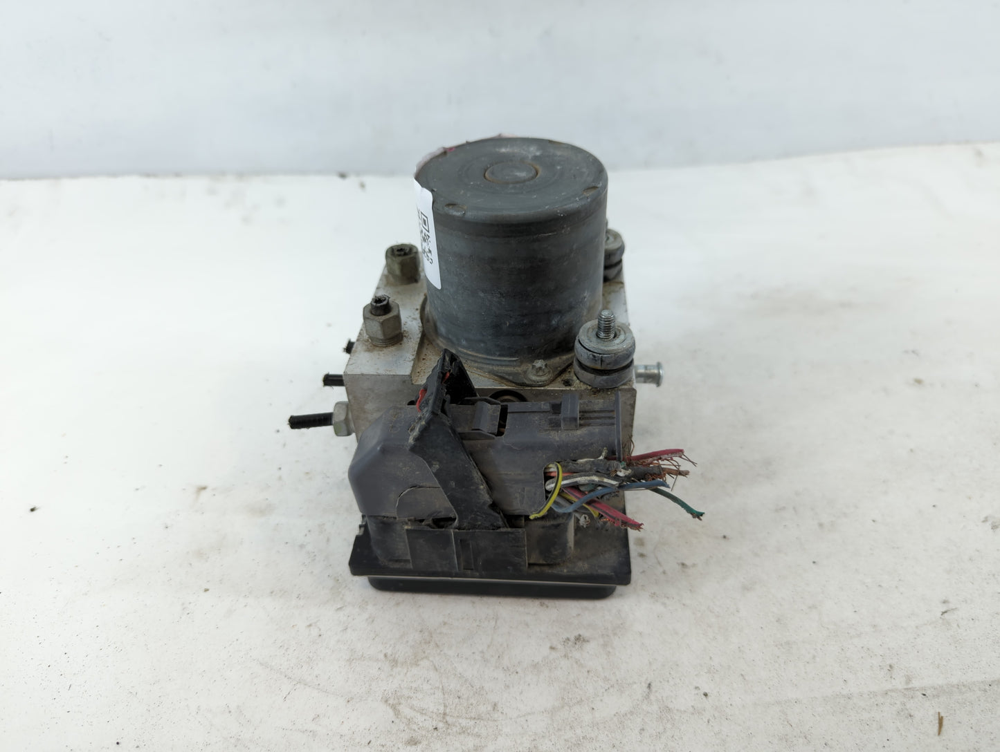 2009-2011 Buick Enclave ABS Pump Control Module Replacement P/N:0 265 230 111 AA 25840315 Fits Fits 2008 2009 2010 2011 OEM Used Auto Parts - Oemusedautoparts1.com