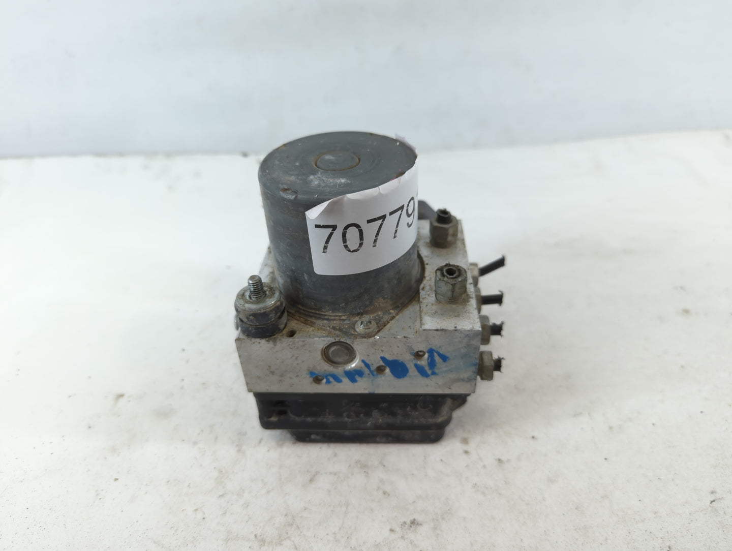 2009-2011 Buick Enclave ABS Pump Control Module Replacement P/N:0 265 230 111 AA 25840315 Fits Fits 2008 2009 2010 2011 OEM Used Auto Parts - Oemusedautoparts1.com