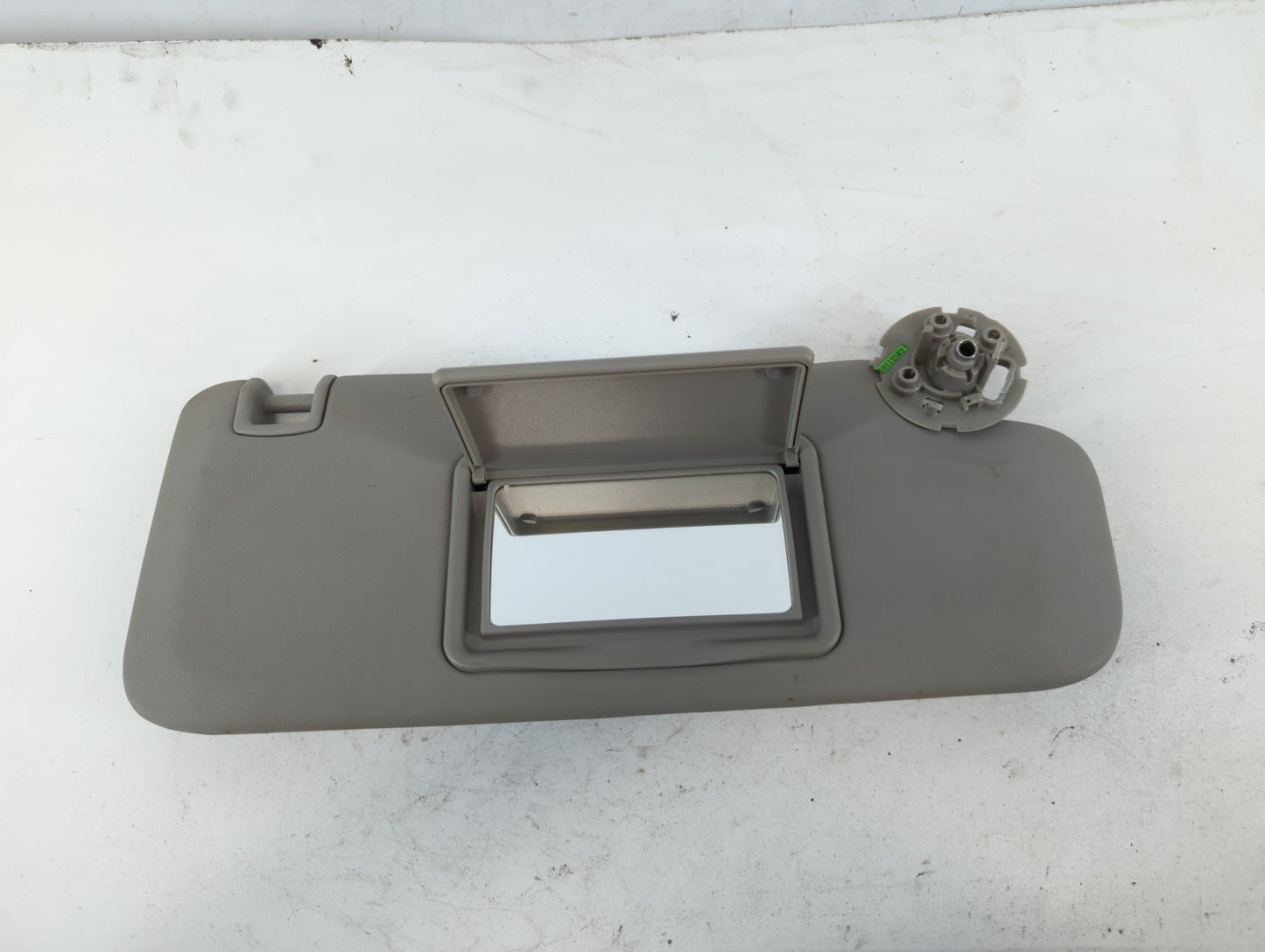 2011-2016 Chevrolet Cruze Sun Visor Shade Replacement Passenger Right Mirror Fits Fits 2011 2012 2013 2014 2015 2016 OEM Used Auto Parts - Oemusedautoparts1.com